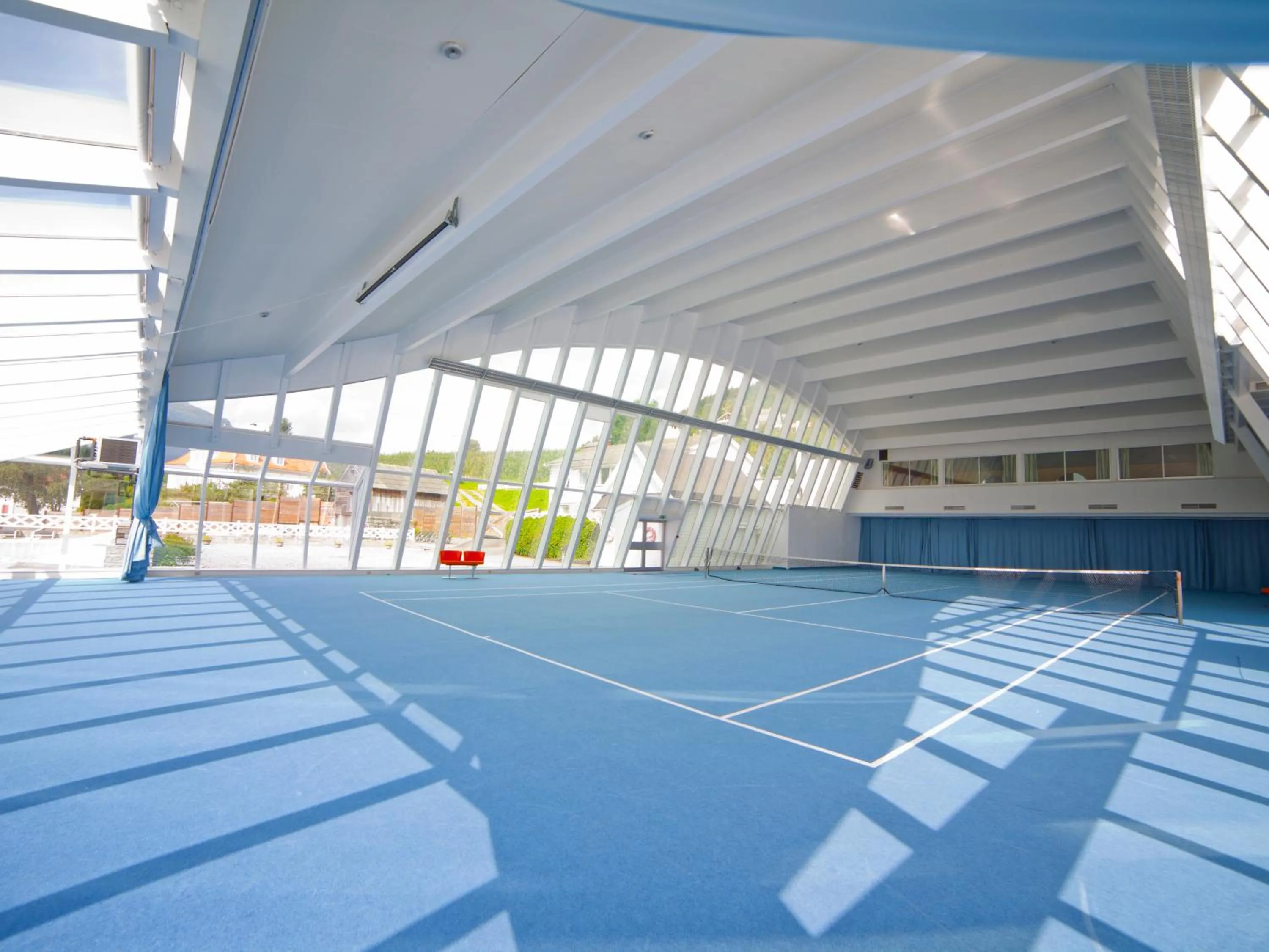 Tennis court in Hotel Ullensvang