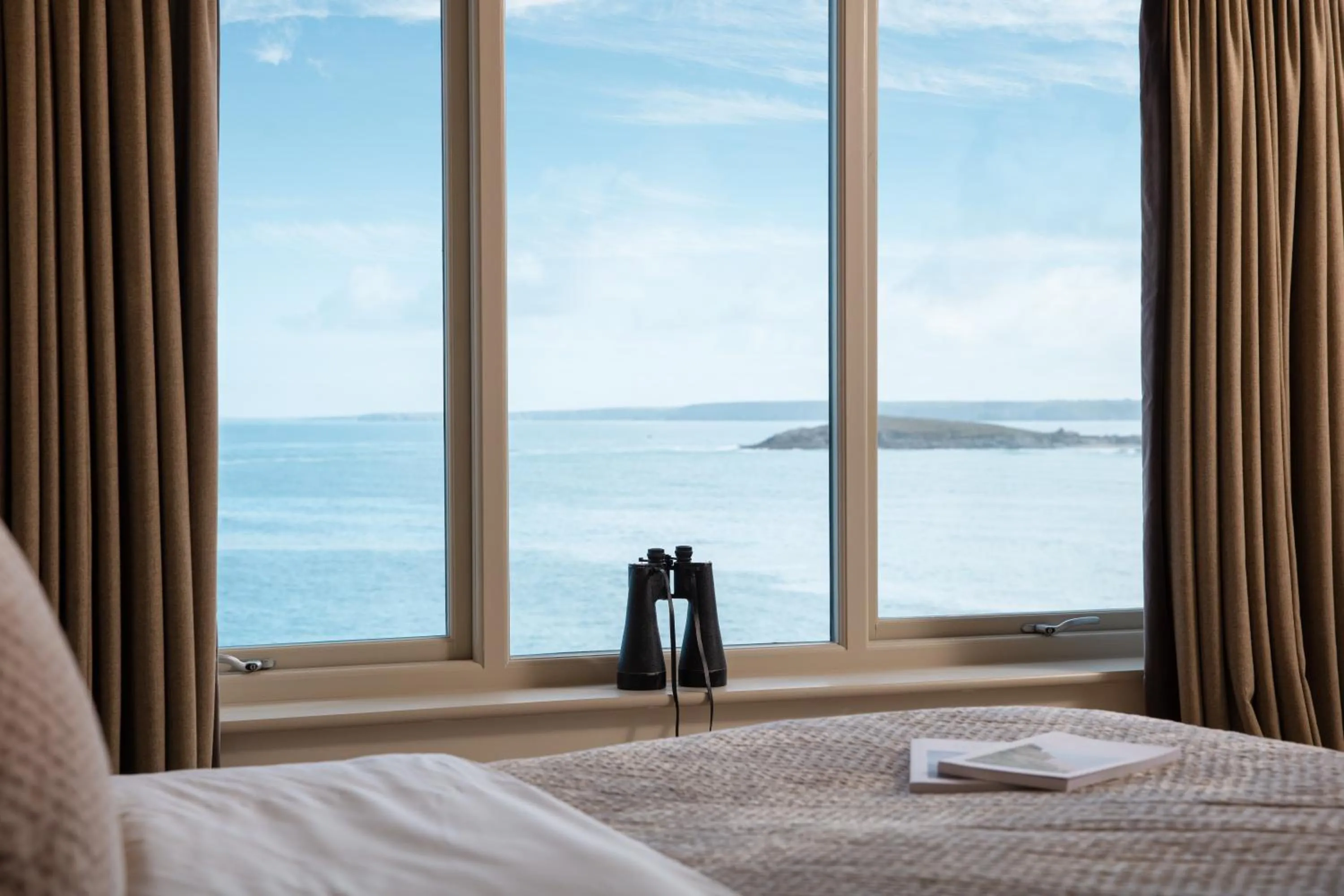 View (from property/room), Bed in The Lewinnick Lodge