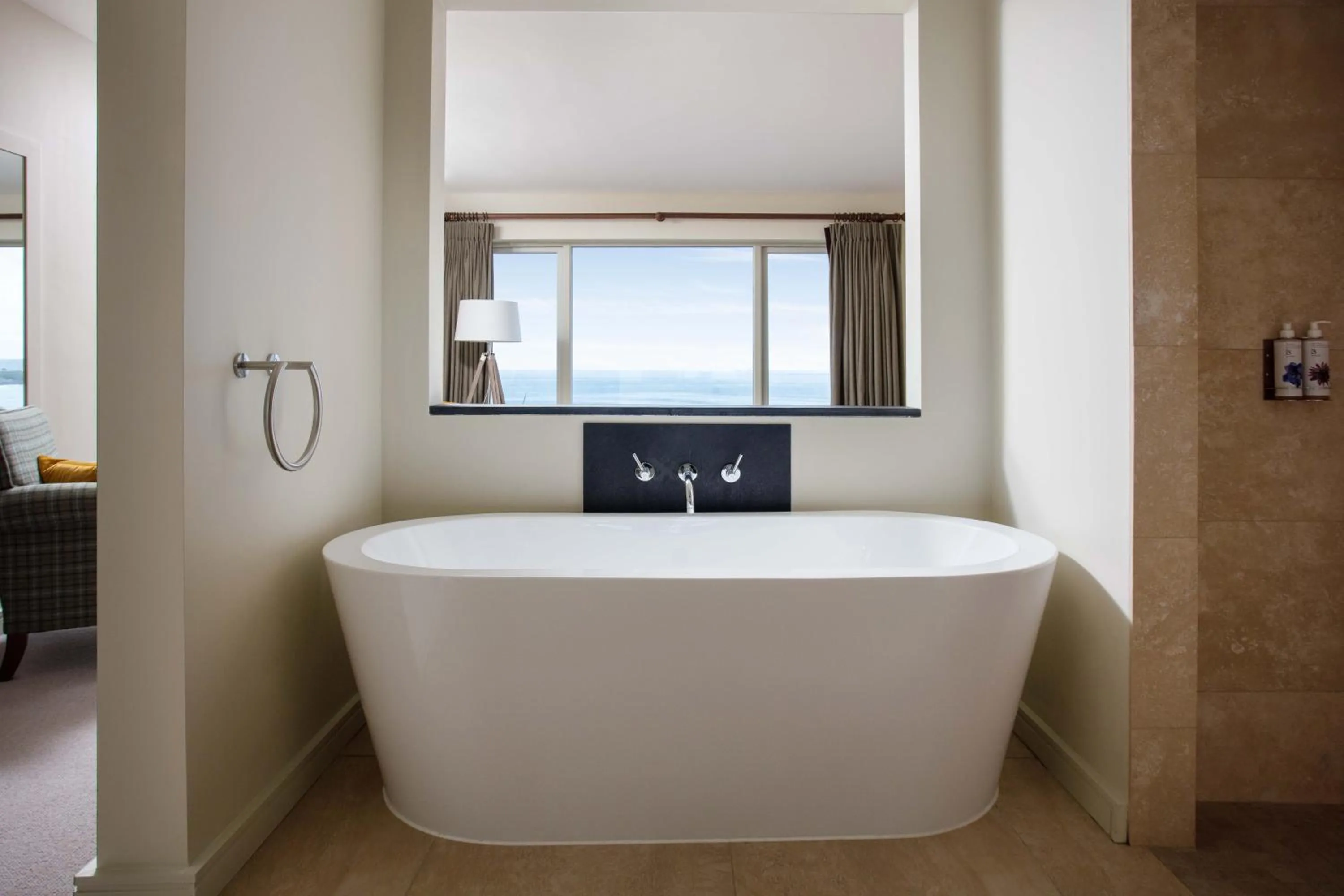 Bathroom in The Lewinnick Lodge