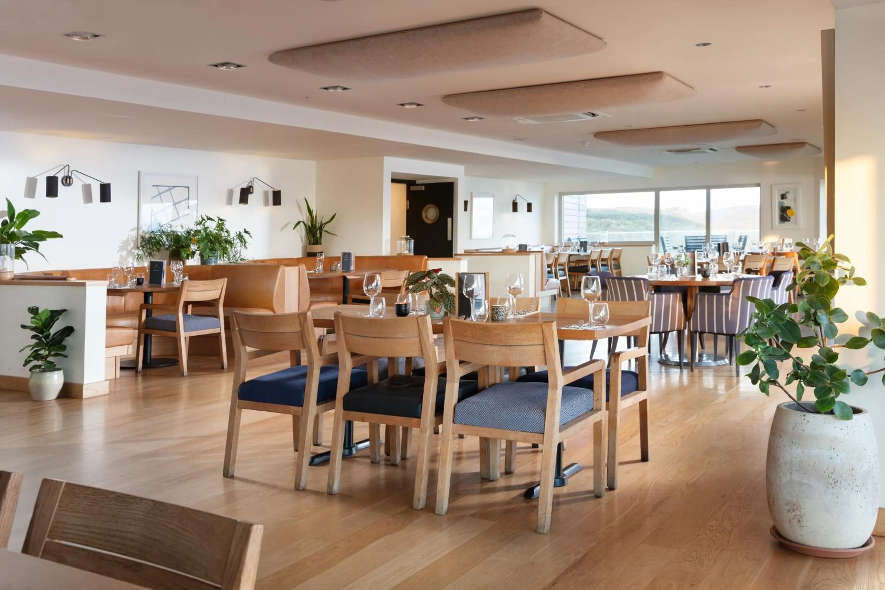 Restaurant/places to eat in The Lewinnick Lodge