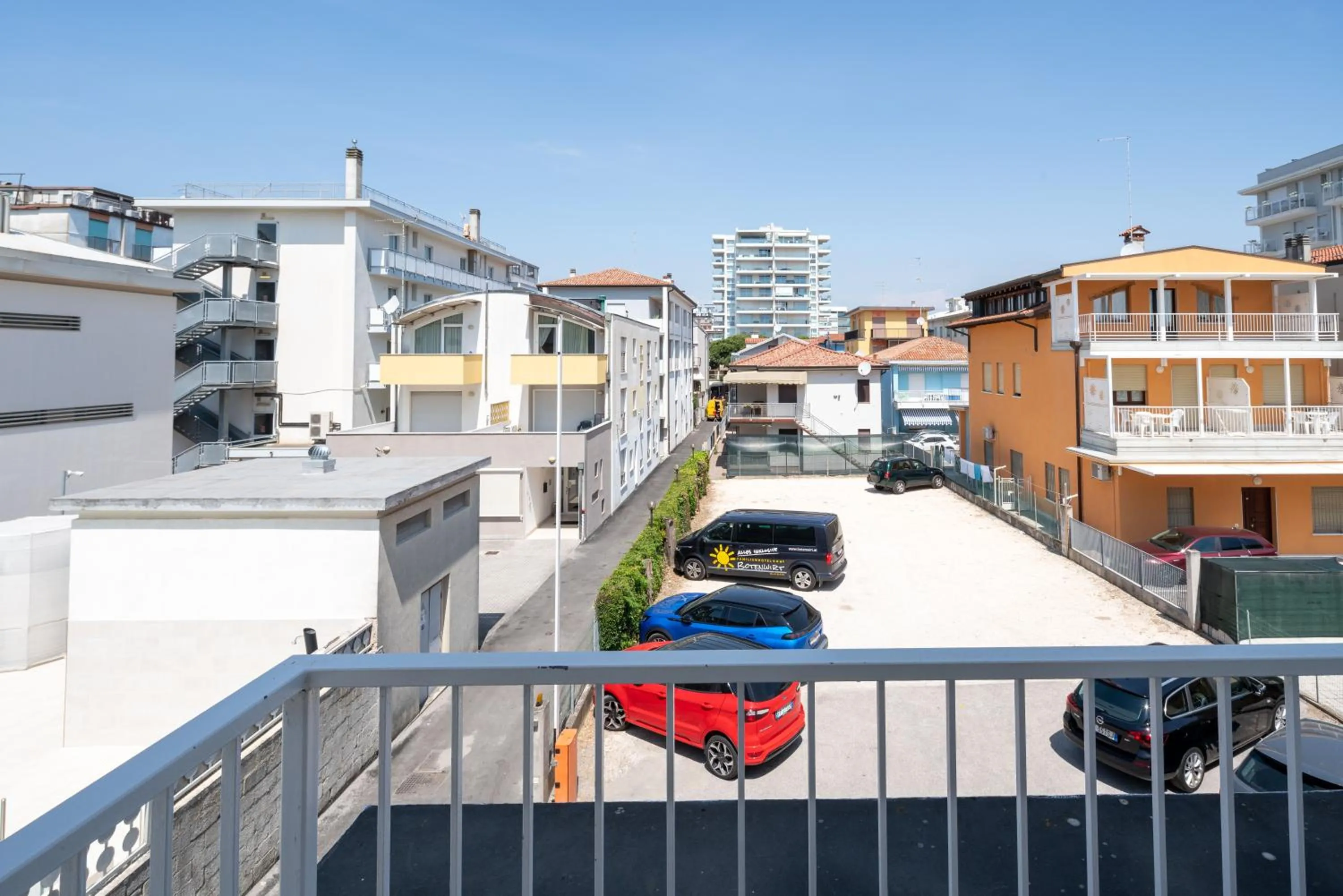 Parking in Hotel Boston 3 Stelle Superior Frontemare