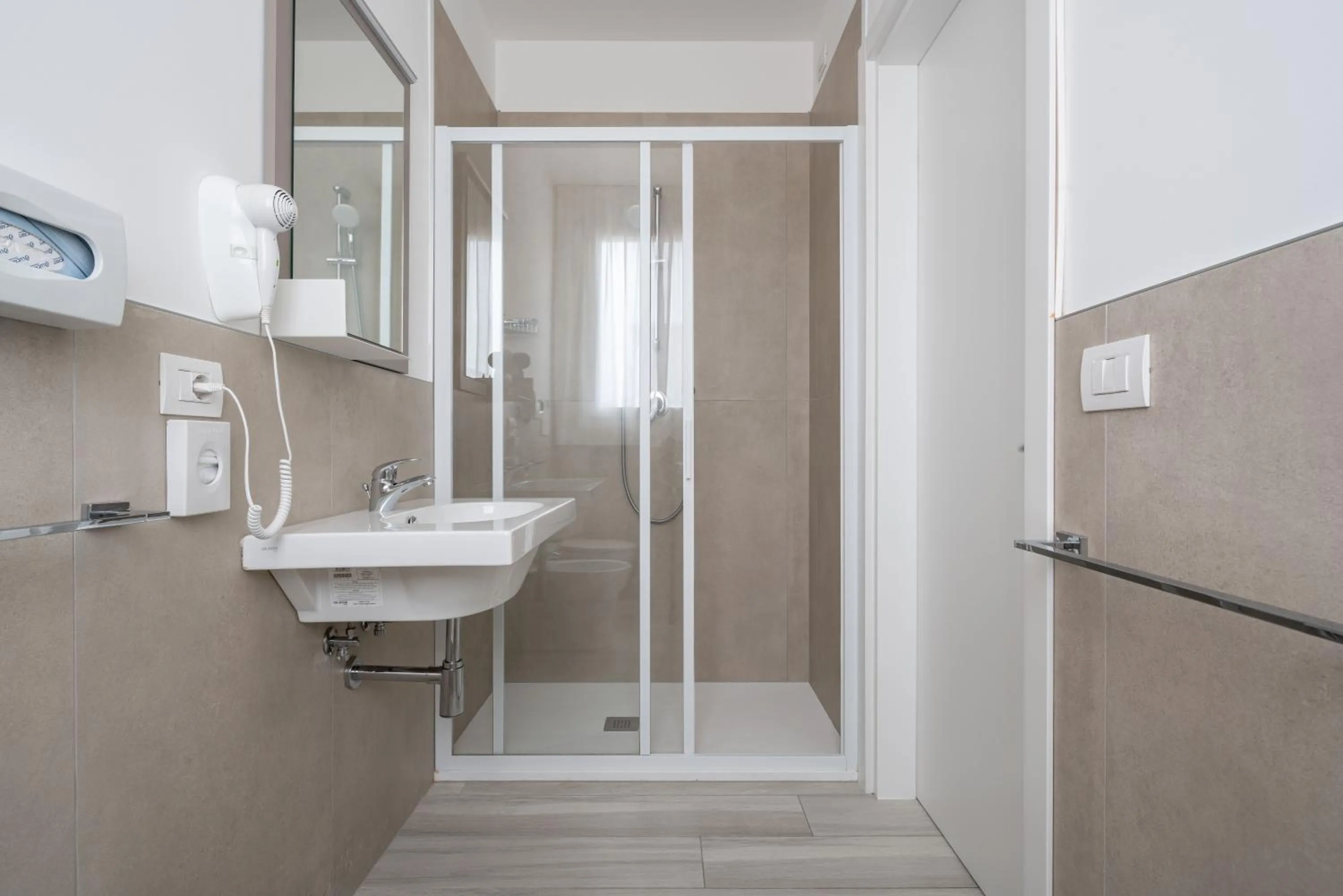 Bathroom in Hotel Boston 3 Stelle Superior Frontemare