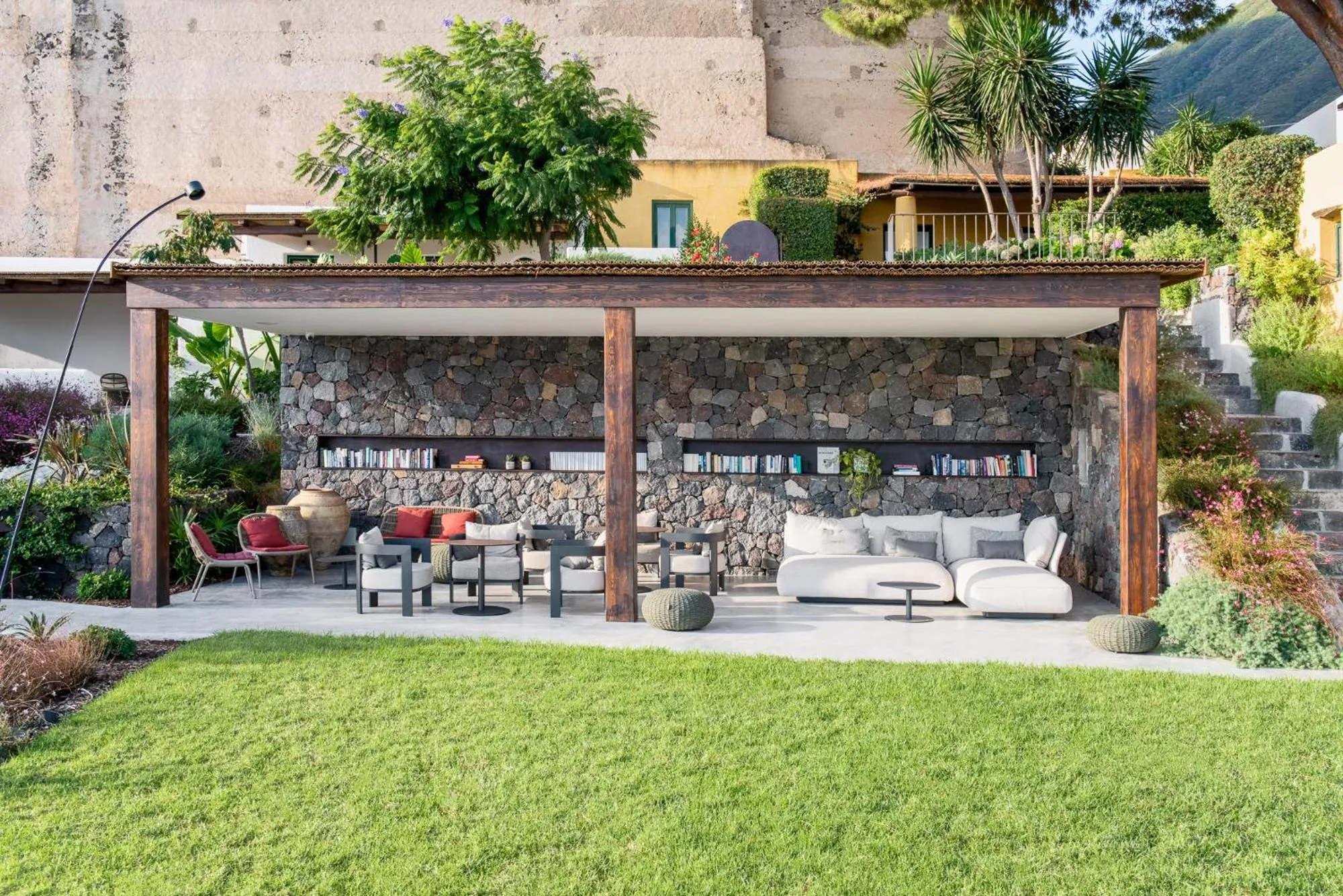 Communal lounge/ TV room in Hotel Ravesi