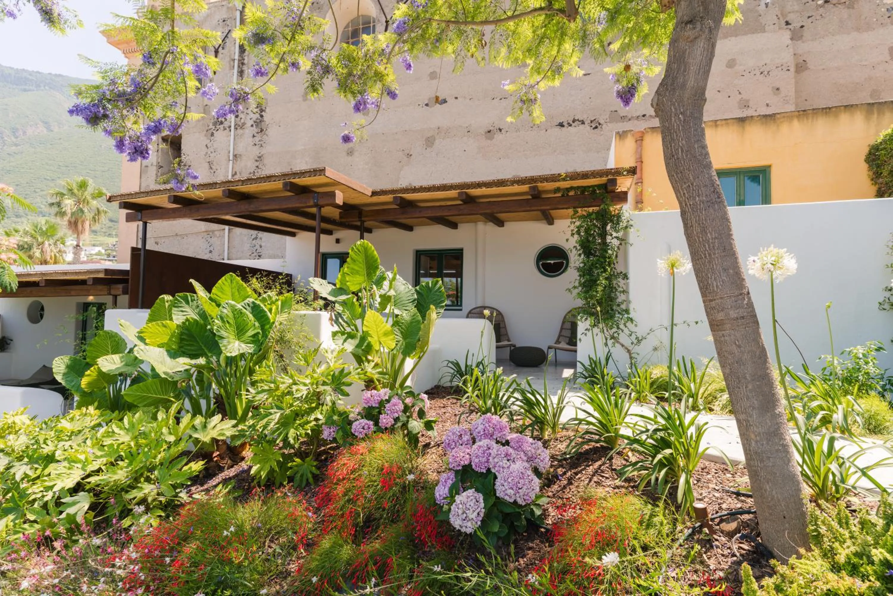 Property building in Hotel Ravesi