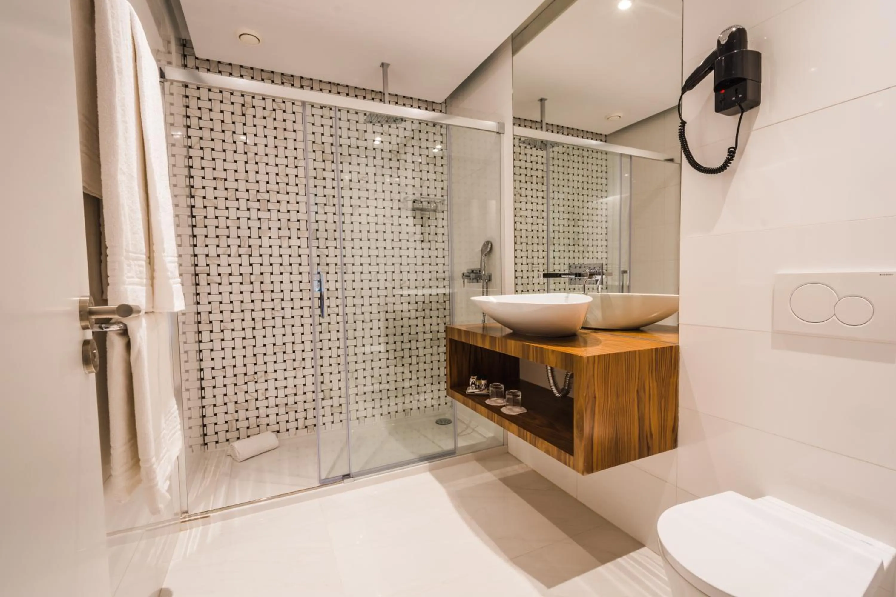 Bathroom in Rossio Boutique Hotel