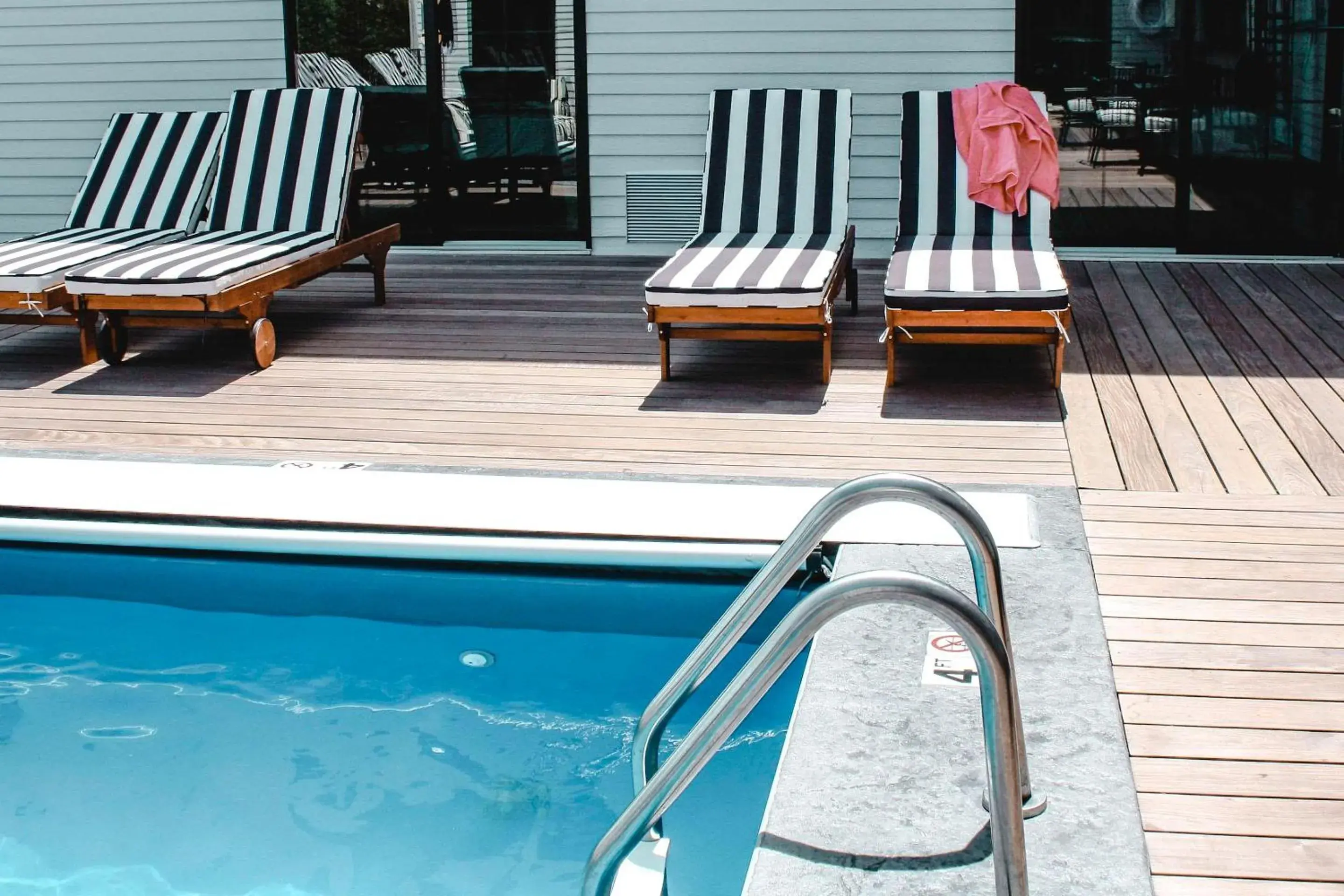 Swimming pool in The Inn Hotel, Ascend Hotel Collection Swimming pool in The Inn Hotel, Ascend Hotel Collection