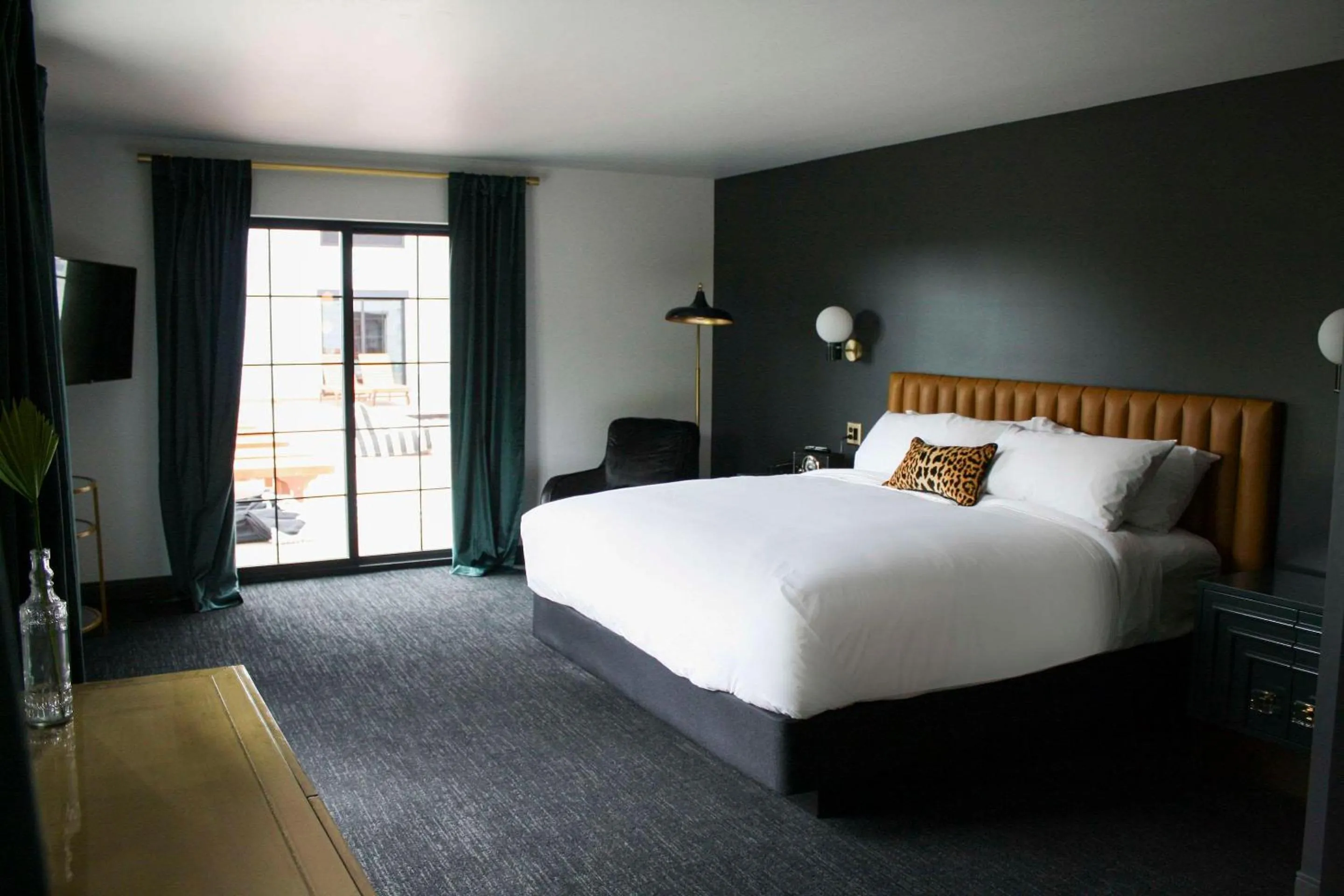 Bedroom, Bed in The Inn Hotel, Ascend Hotel Collection