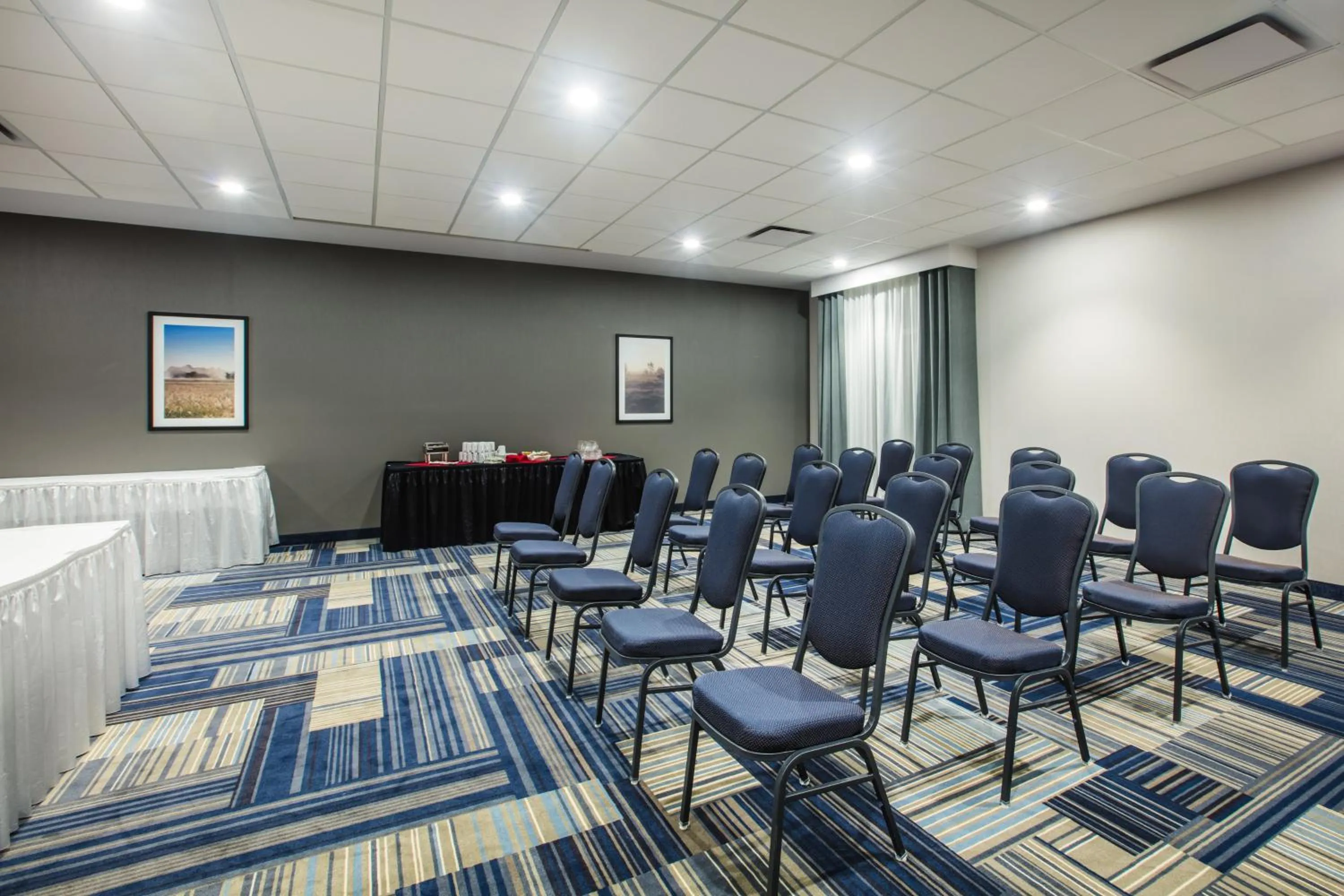 Meeting/conference room in Holiday Inn & Suites Grande Prairie by IHG
