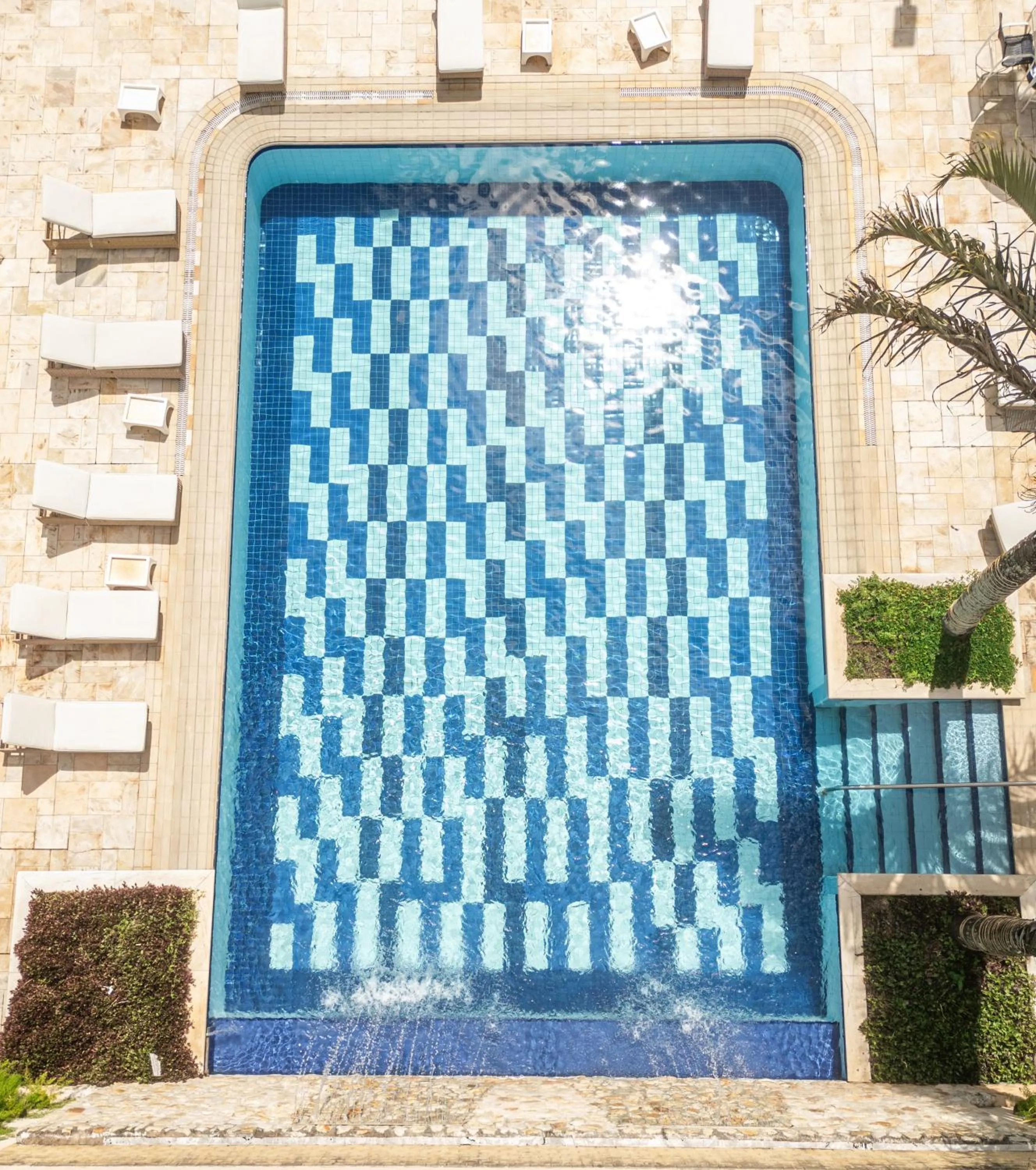 Radio Hotel Resort & Convention