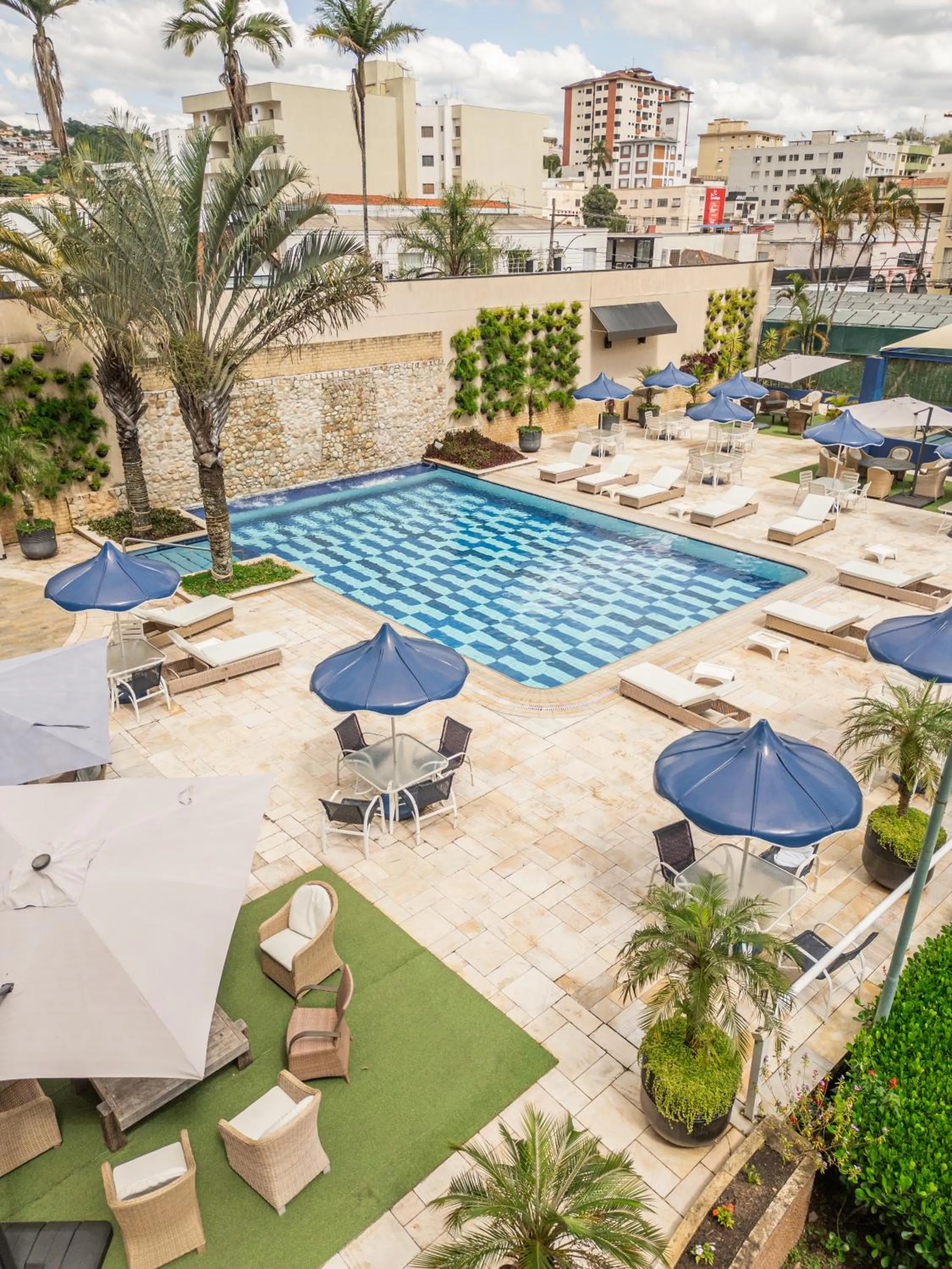Radio Hotel Resort & Convention