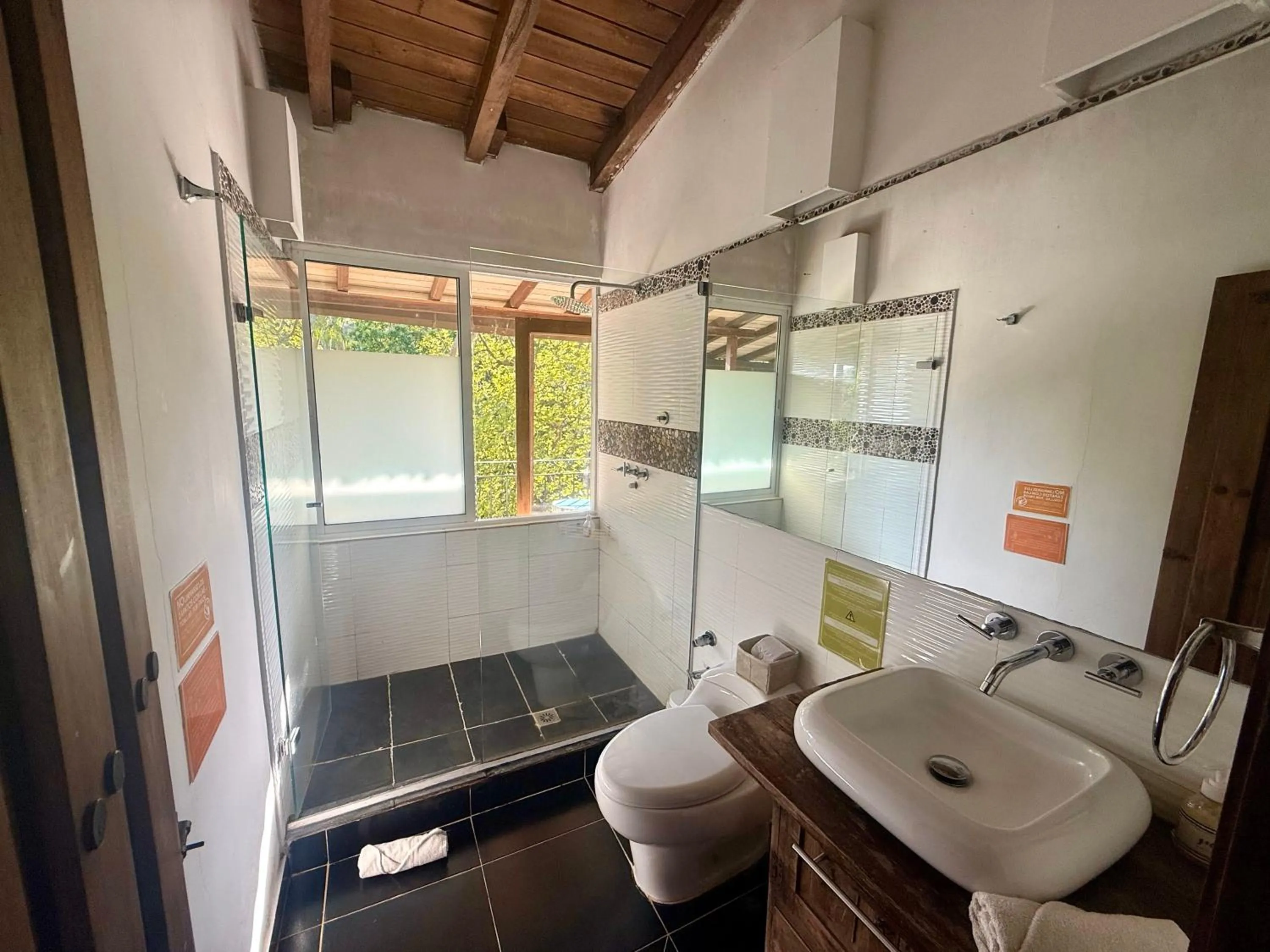 Shower in Costeño River Minca