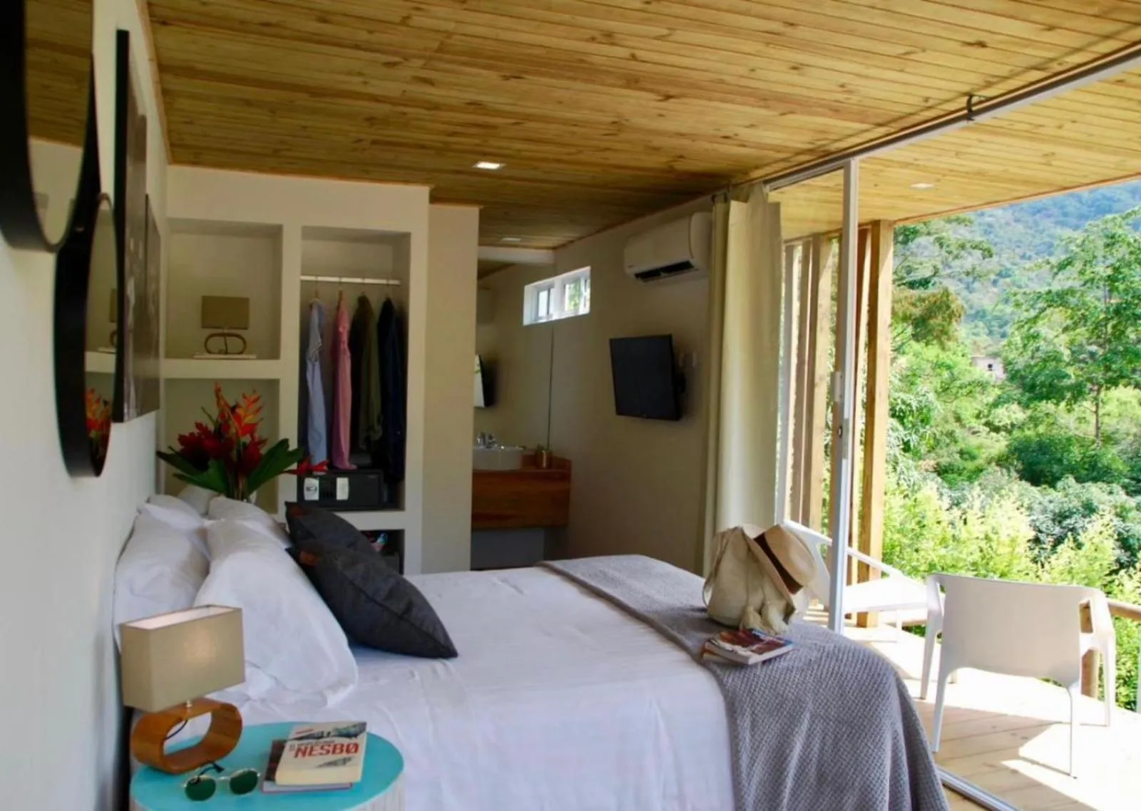 Bed in Costeño River Minca