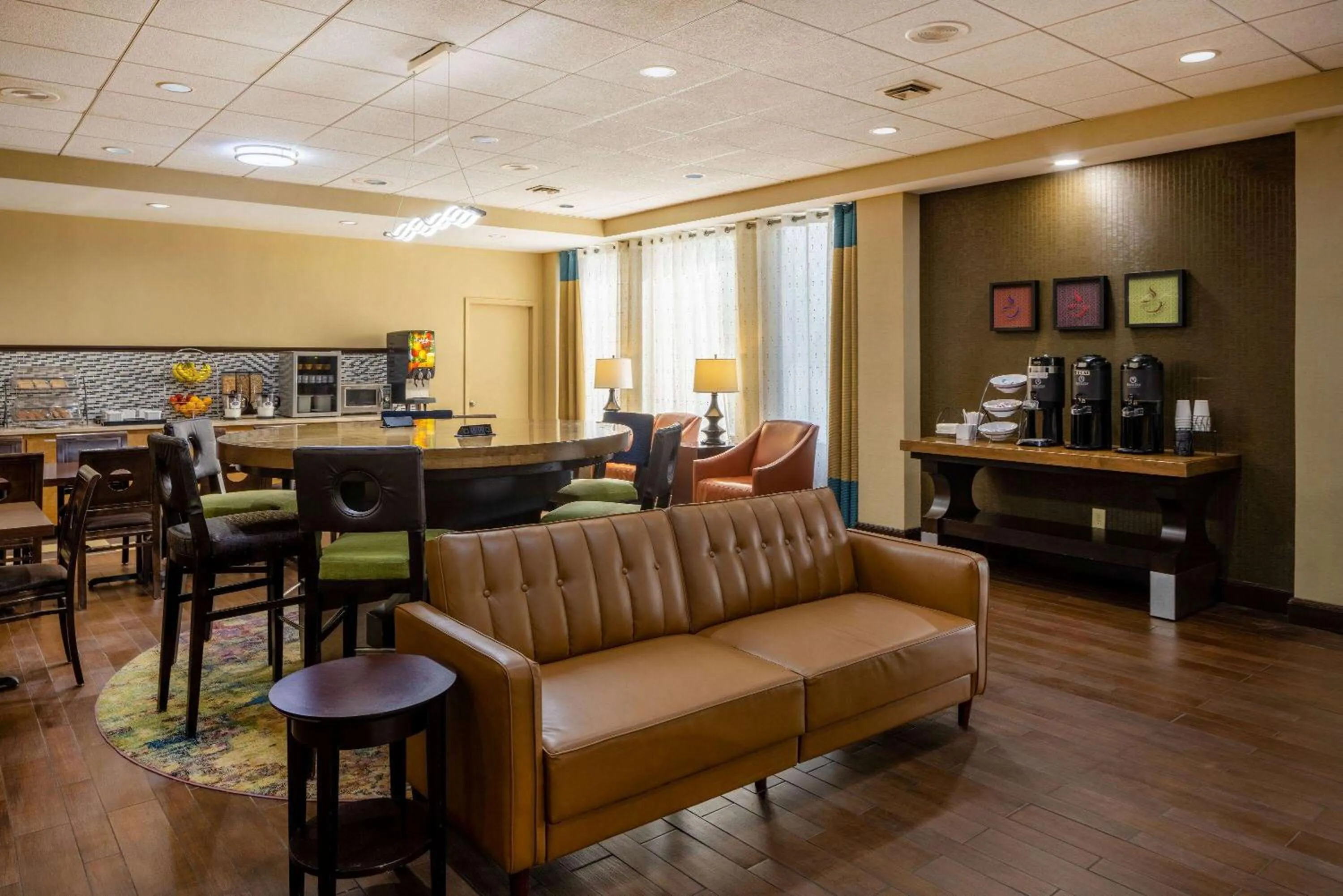 Lobby or reception in Baymont by Wyndham Columbus GA