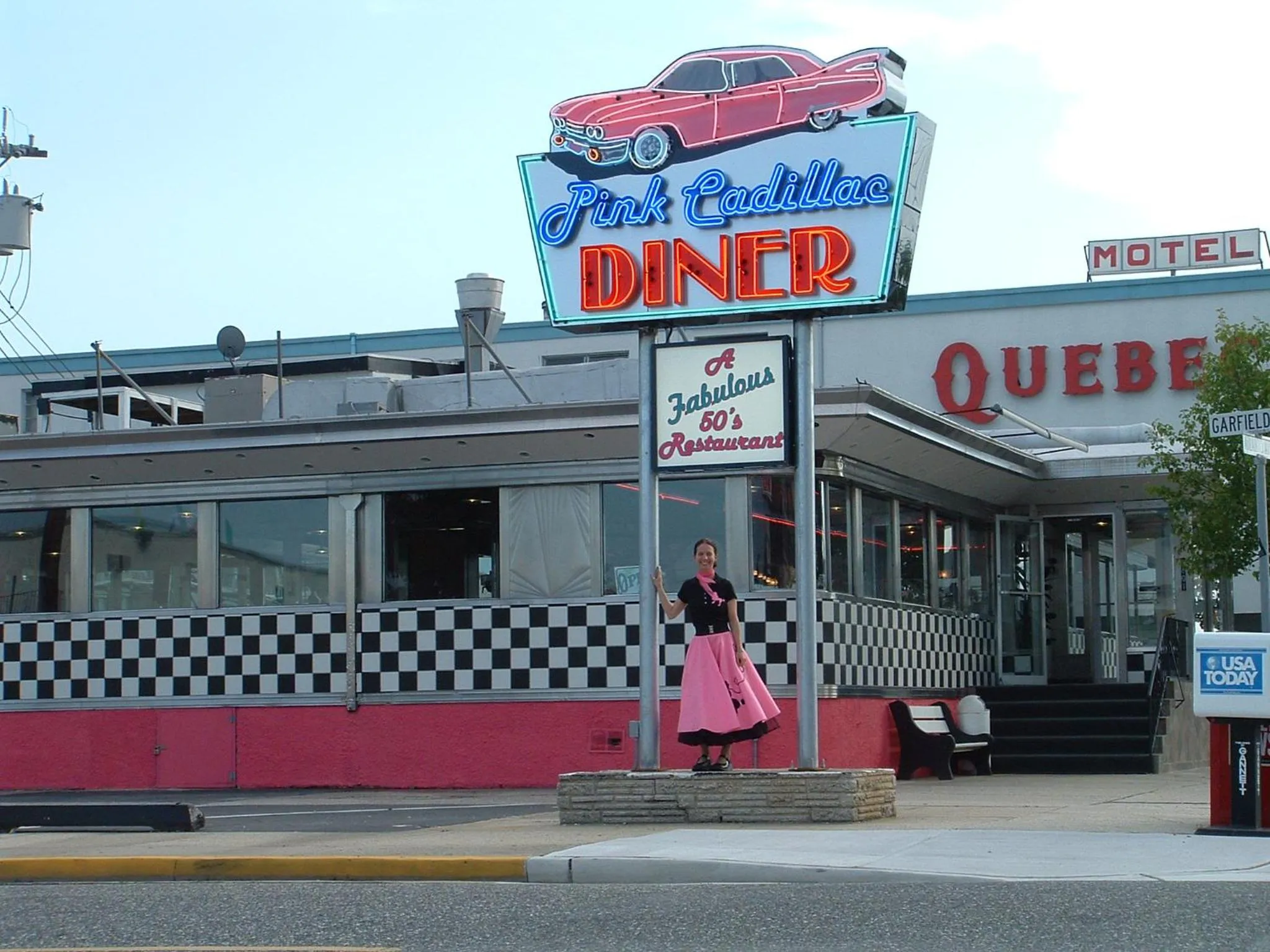 Restaurant/places to eat in Quebec Motel