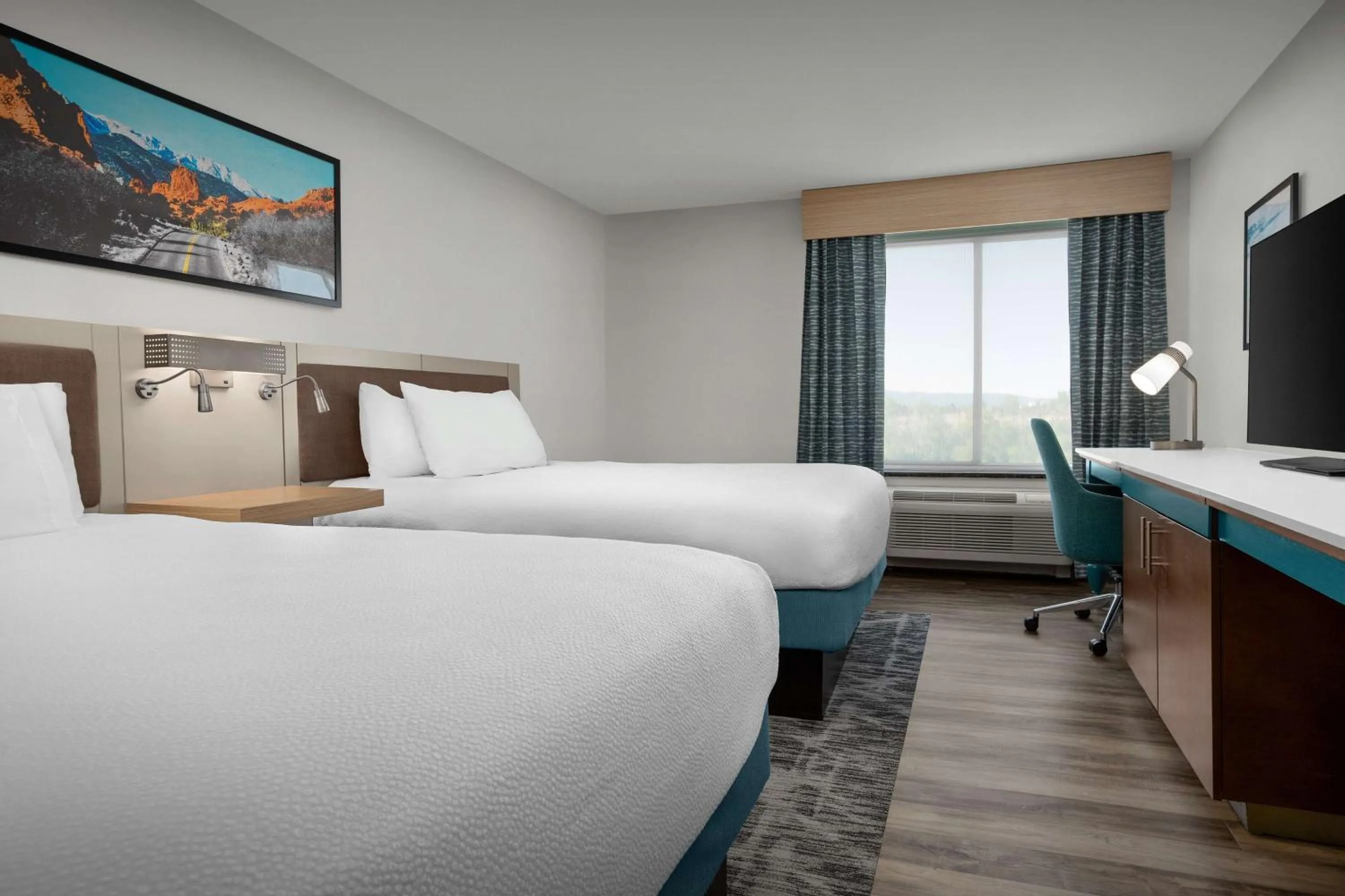 Bed in Hilton Garden Inn Colorado Springs North