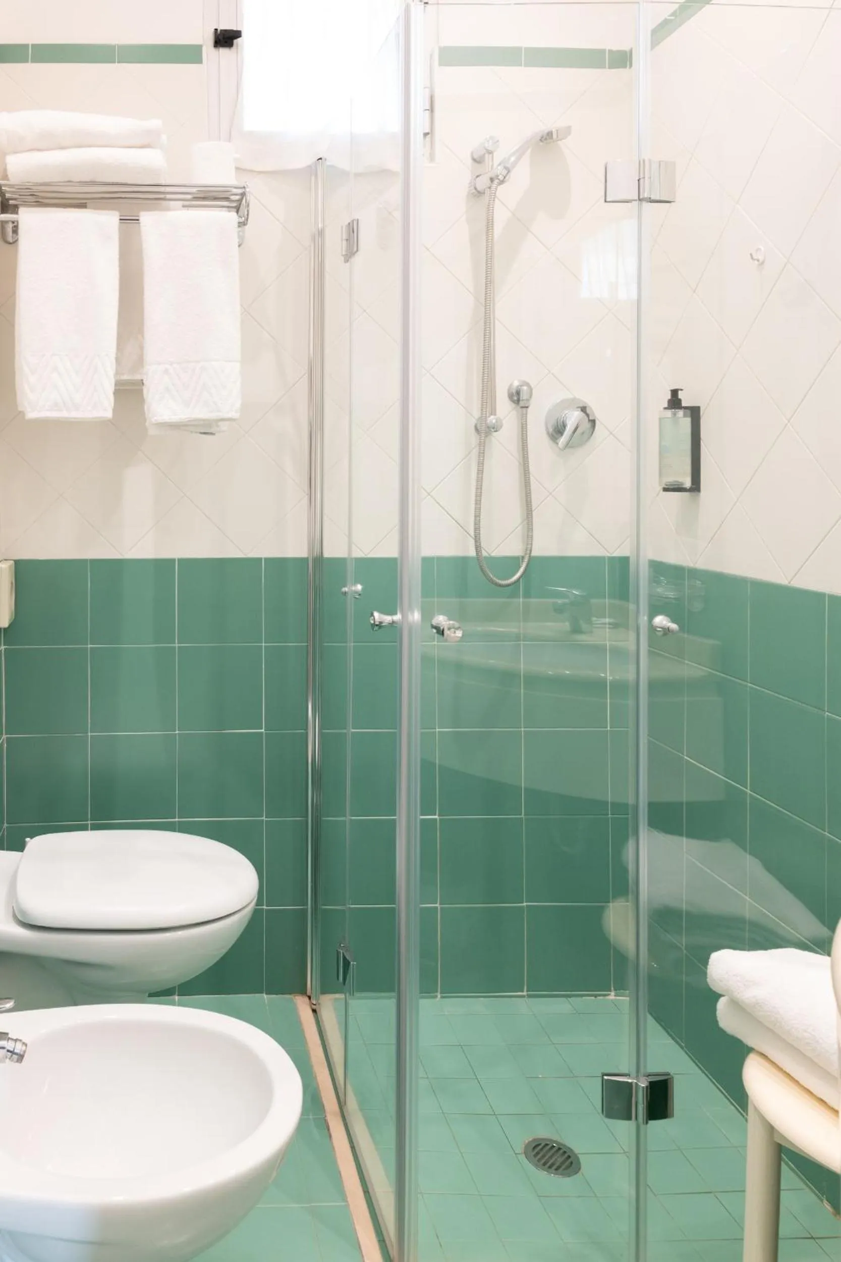 Bathroom in Hotel Thea