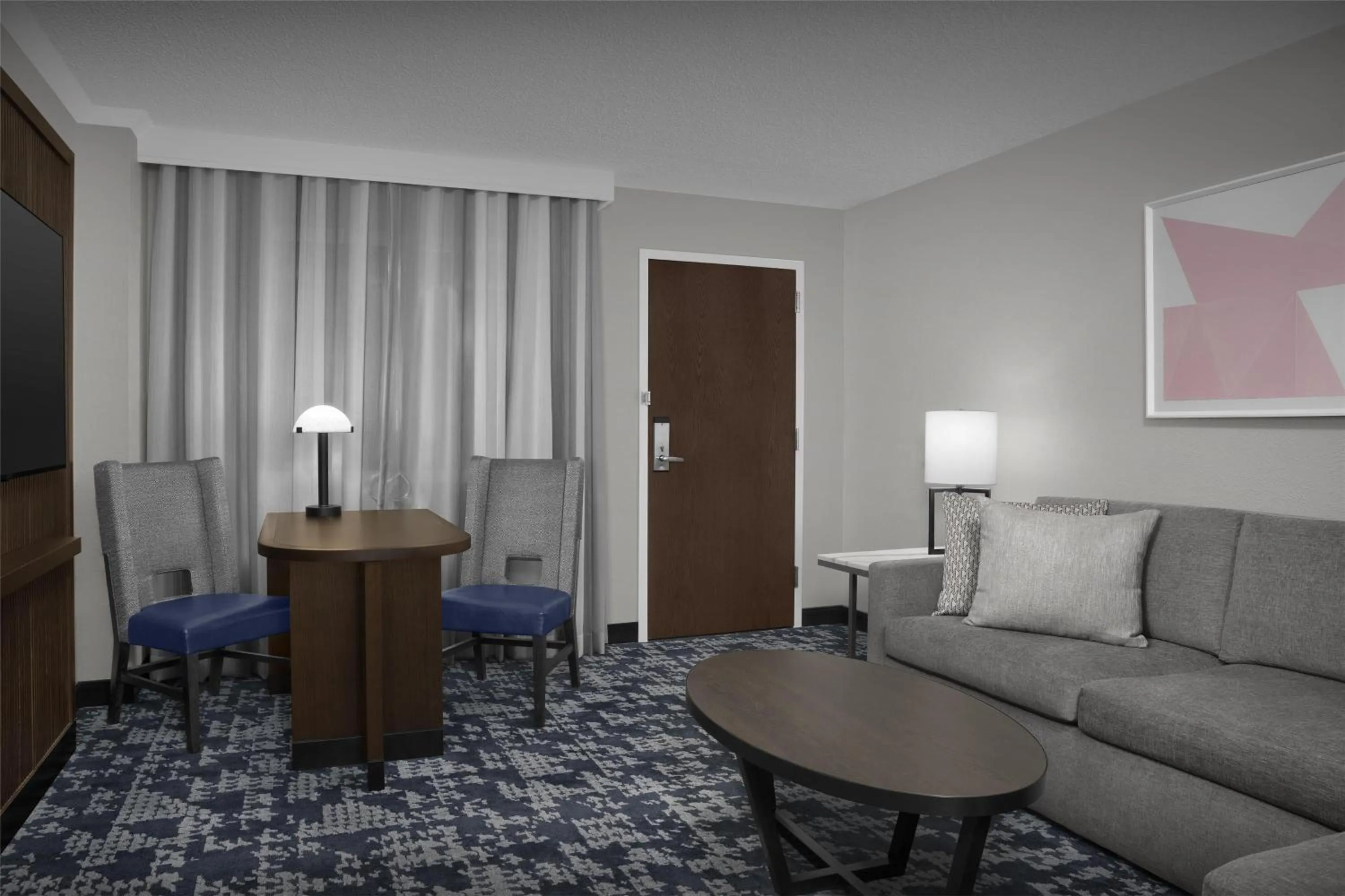Living room in Embassy Suites by Hilton Dallas Near the Galleria