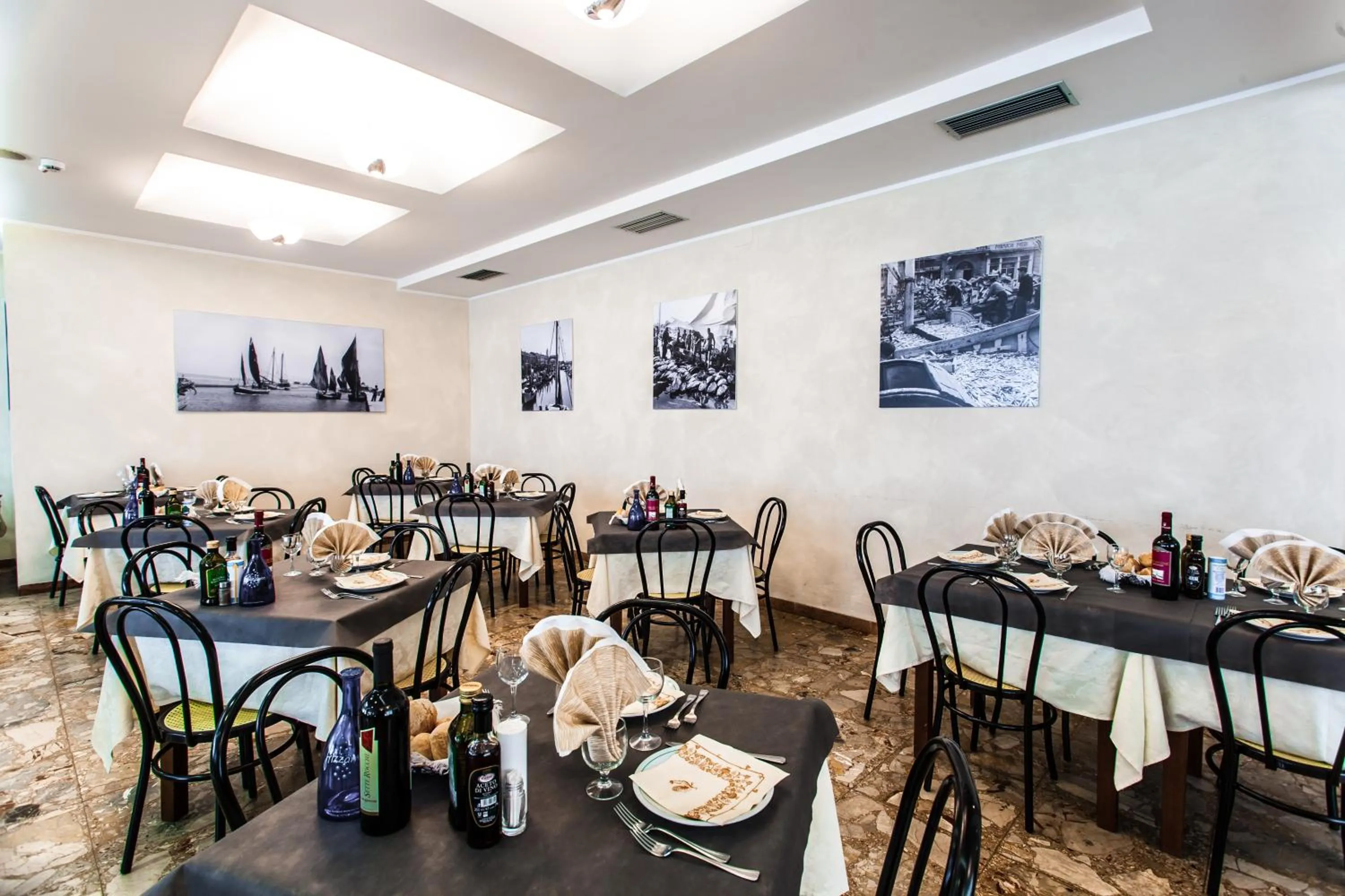 Restaurant/places to eat in Hotel Garden