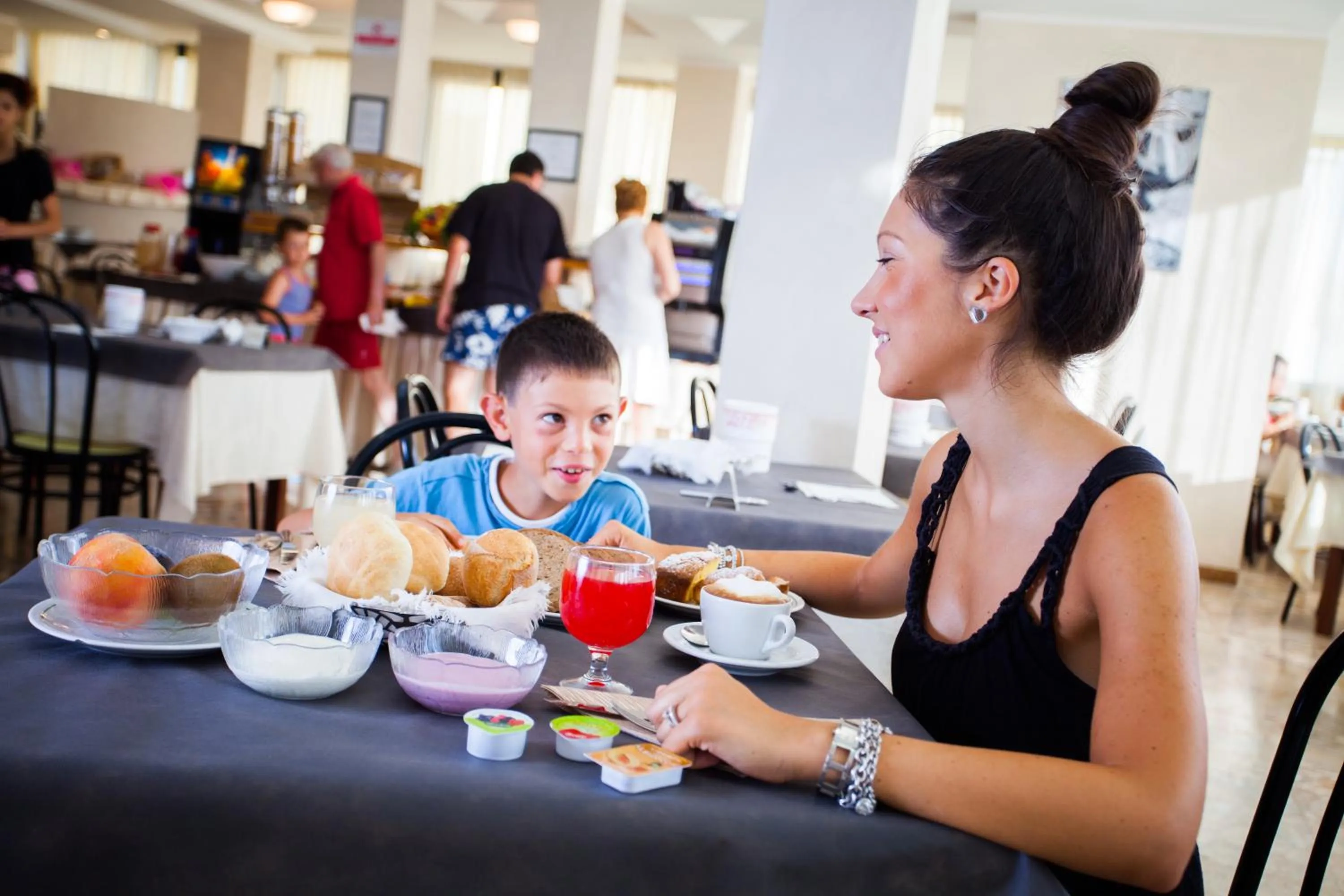 Restaurant/places to eat in Hotel Garden