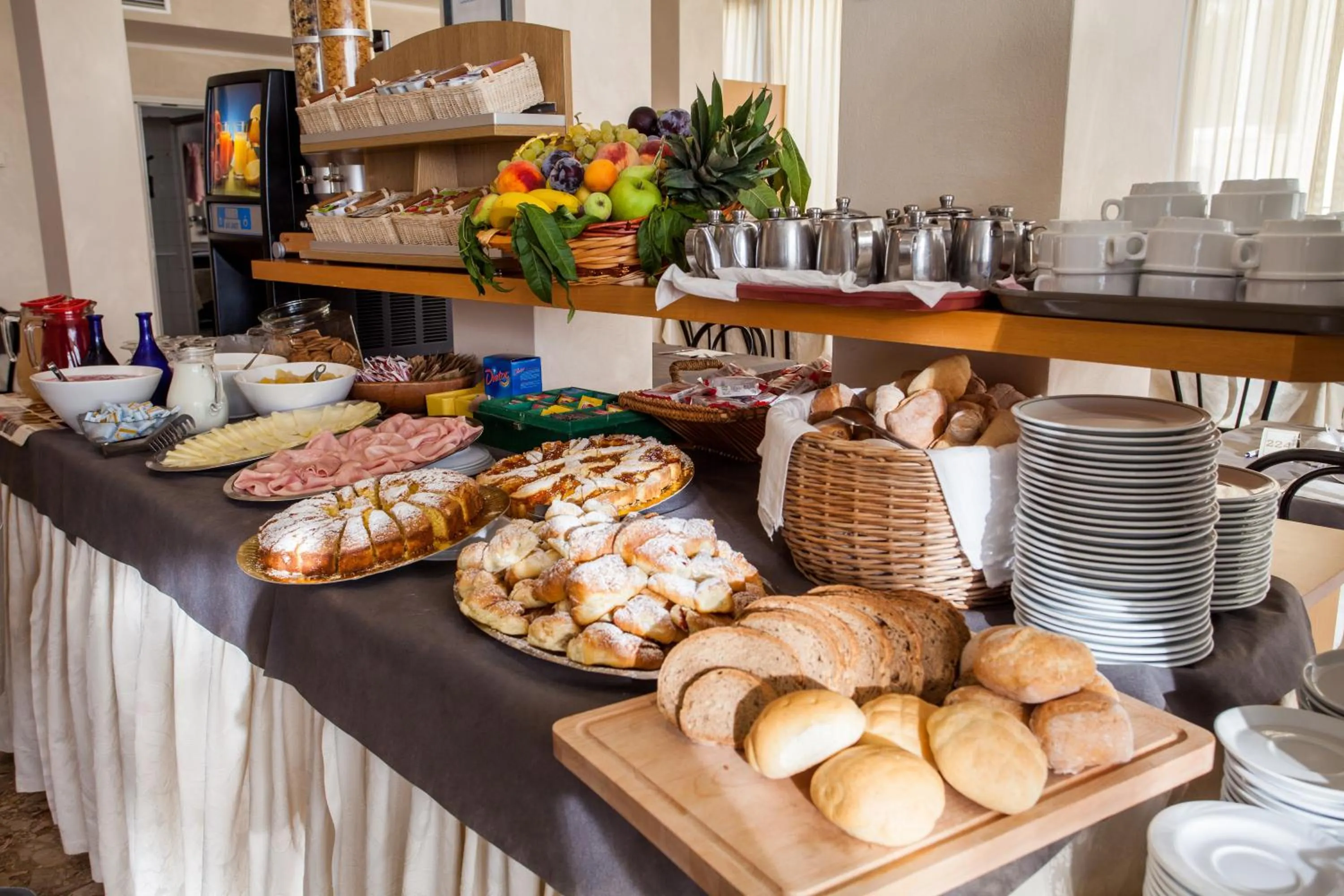 Restaurant/places to eat in Hotel Garden