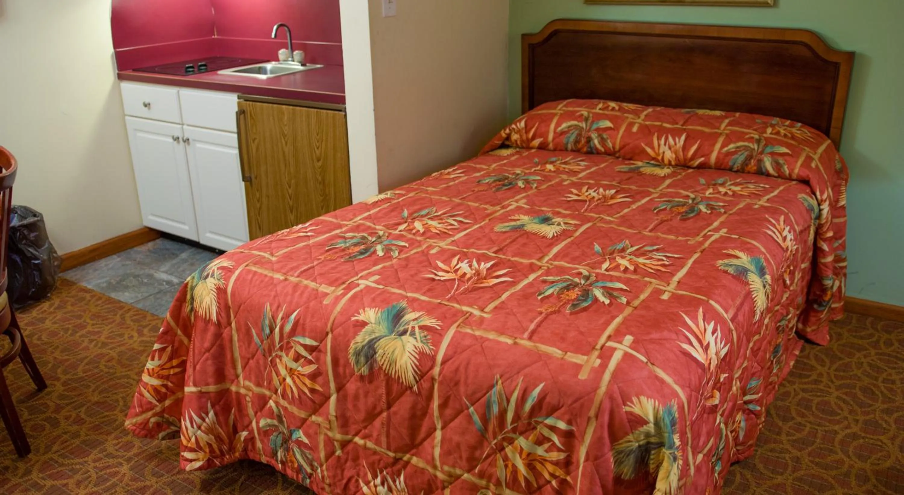 Photo of the whole room, Bed in Calypso Boutique Hotel