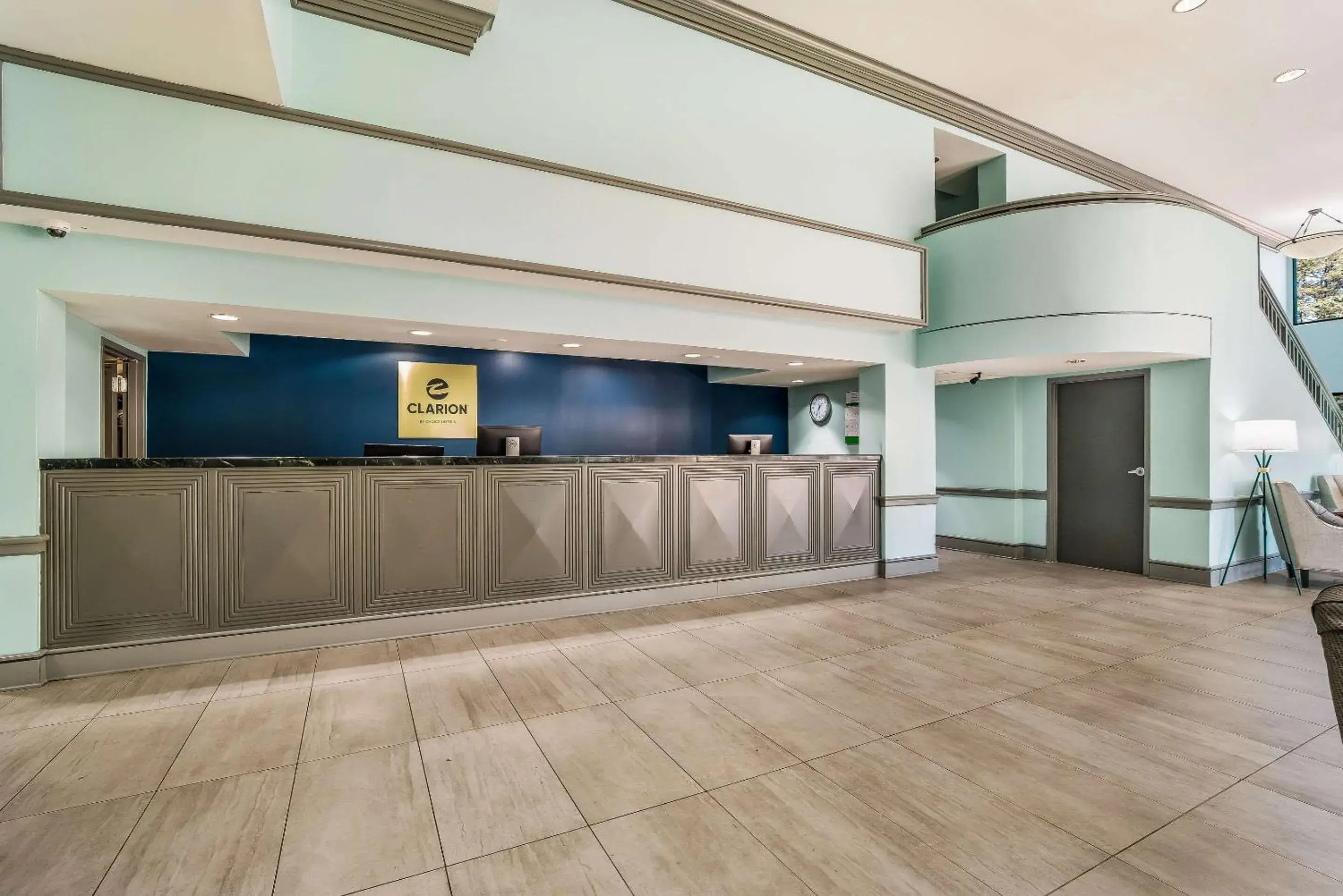 Lobby or reception in Clarion Inn & Suites Florence - Darlington Lobby or reception in Clarion Inn & Suites Florence - Darlington