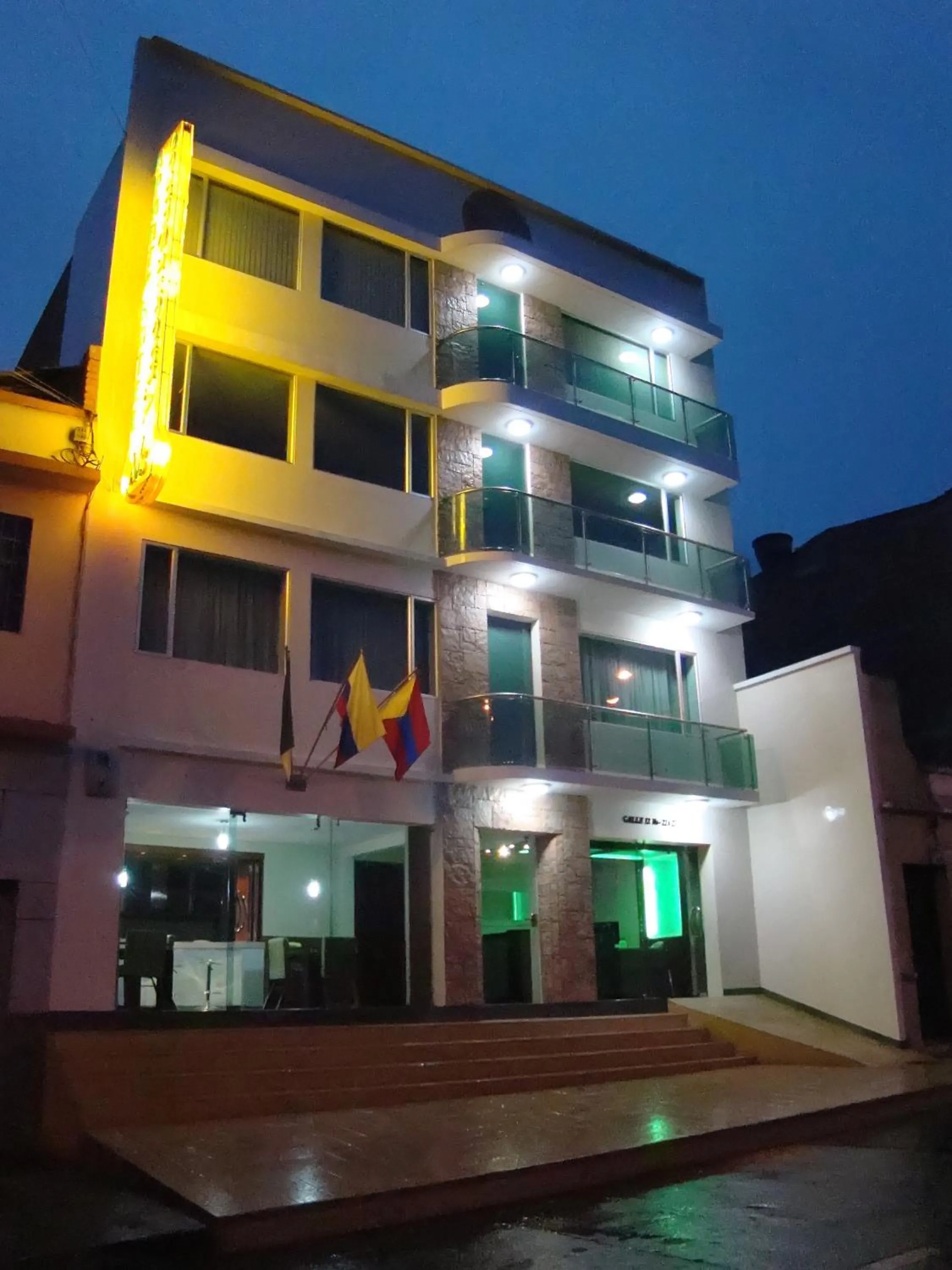 Facade/entrance in Apartahotel Vincent Suites