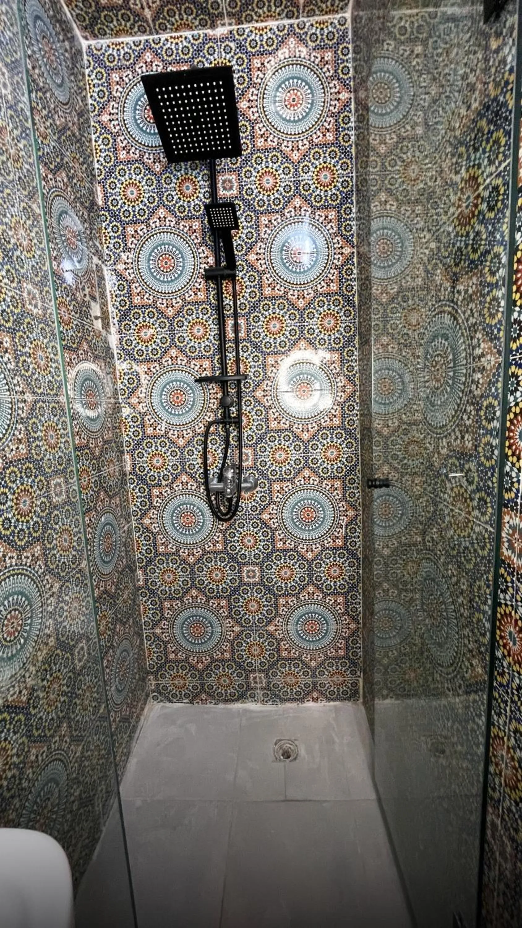 Shower in Riad Dar El Ouedghiri
