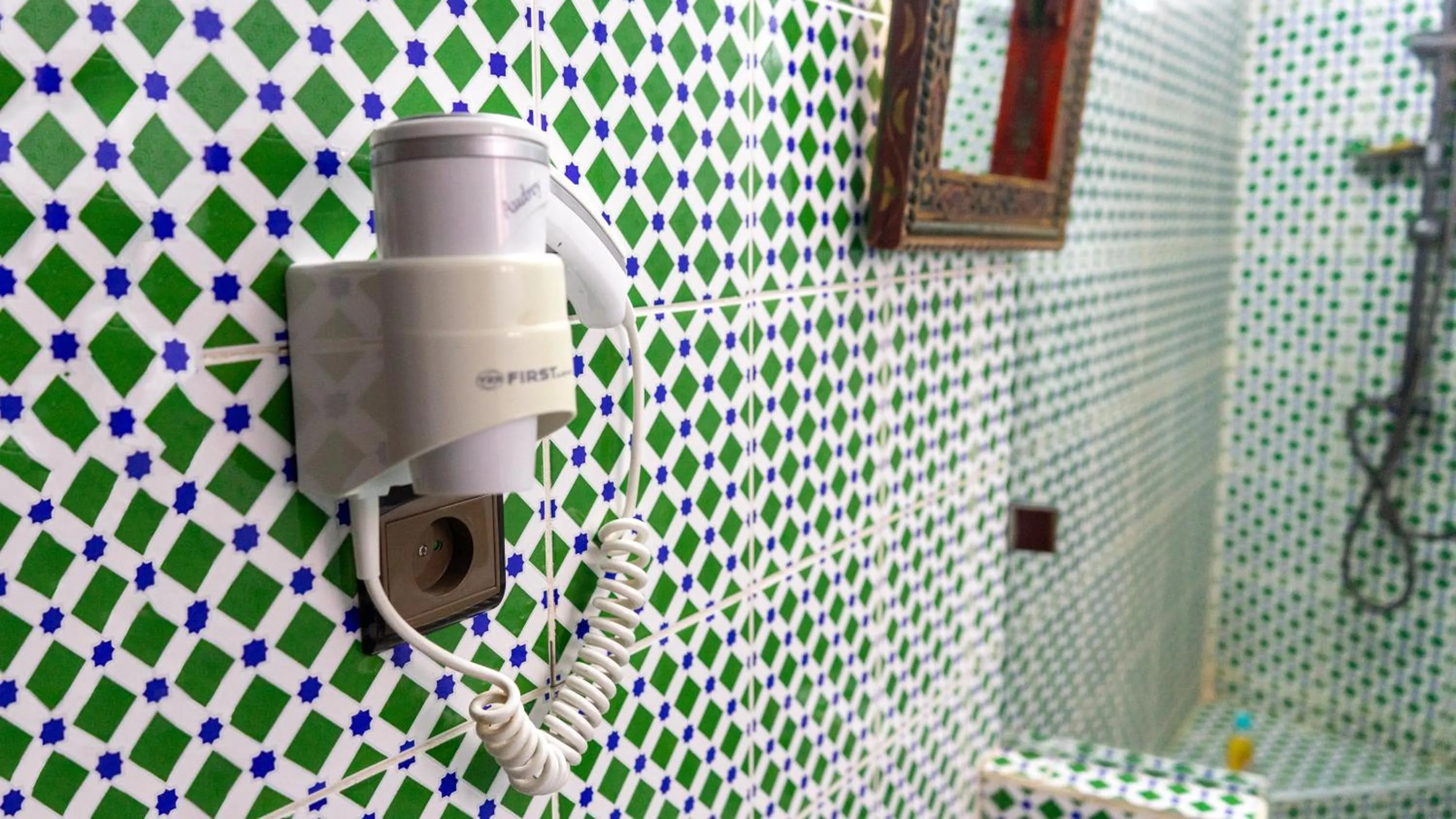 Shower in Riad Dar El Ouedghiri