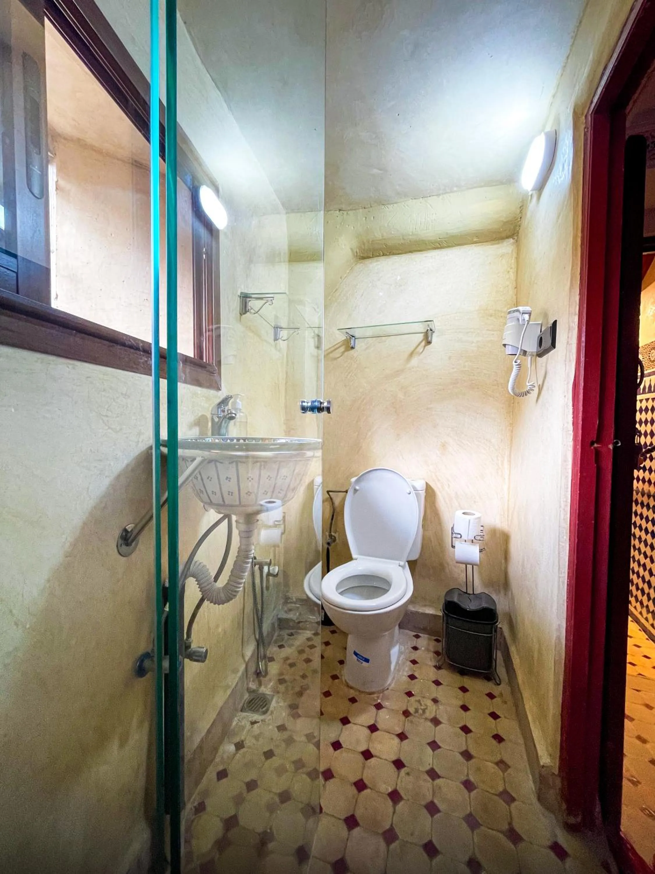 Shower in Riad Dar El Ouedghiri