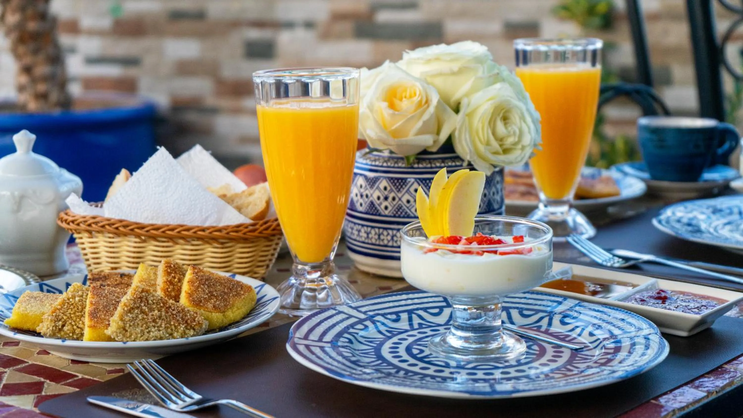 Food and drinks in Riad Dar El Ouedghiri