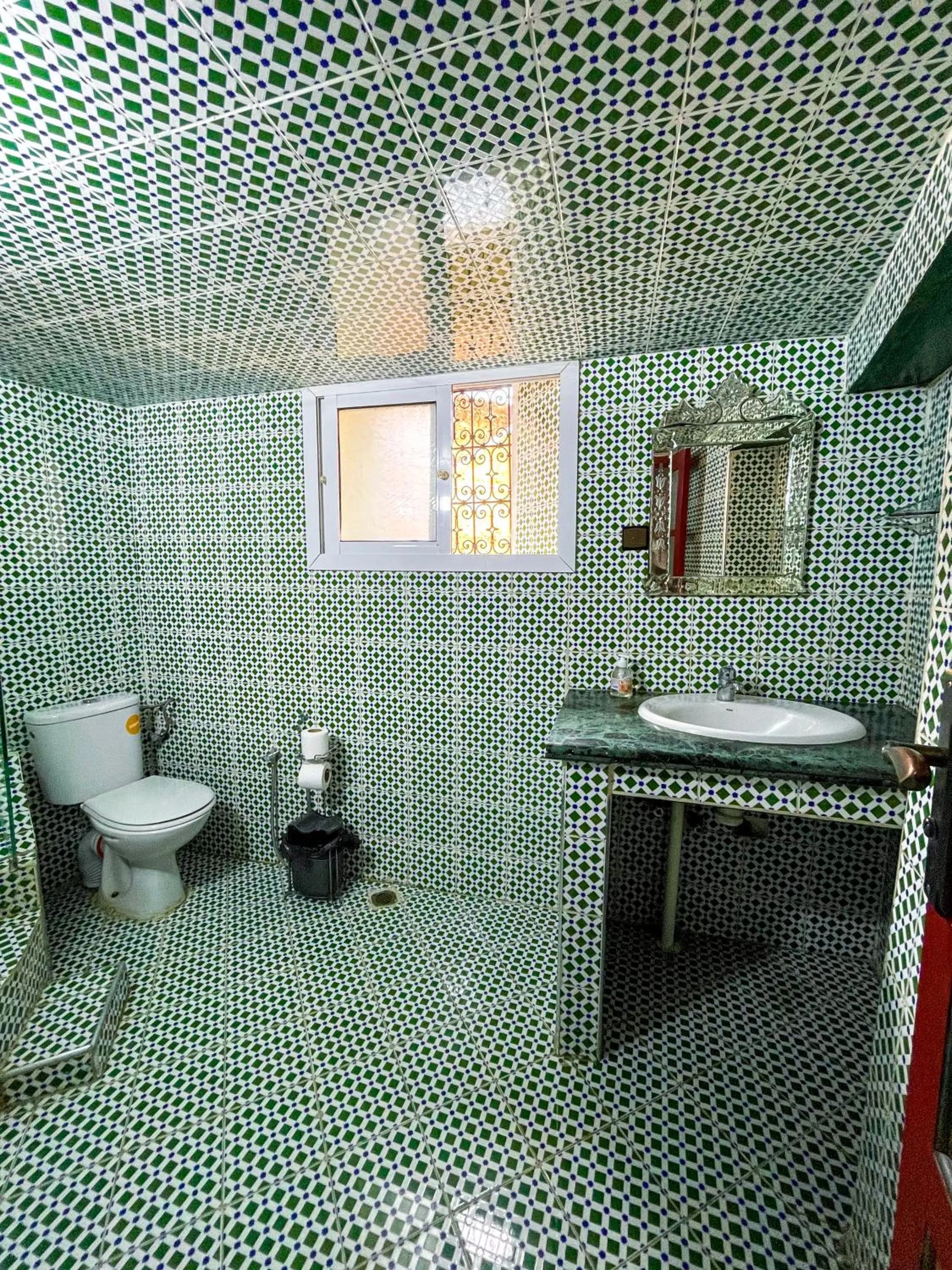 Shower in Riad Dar El Ouedghiri