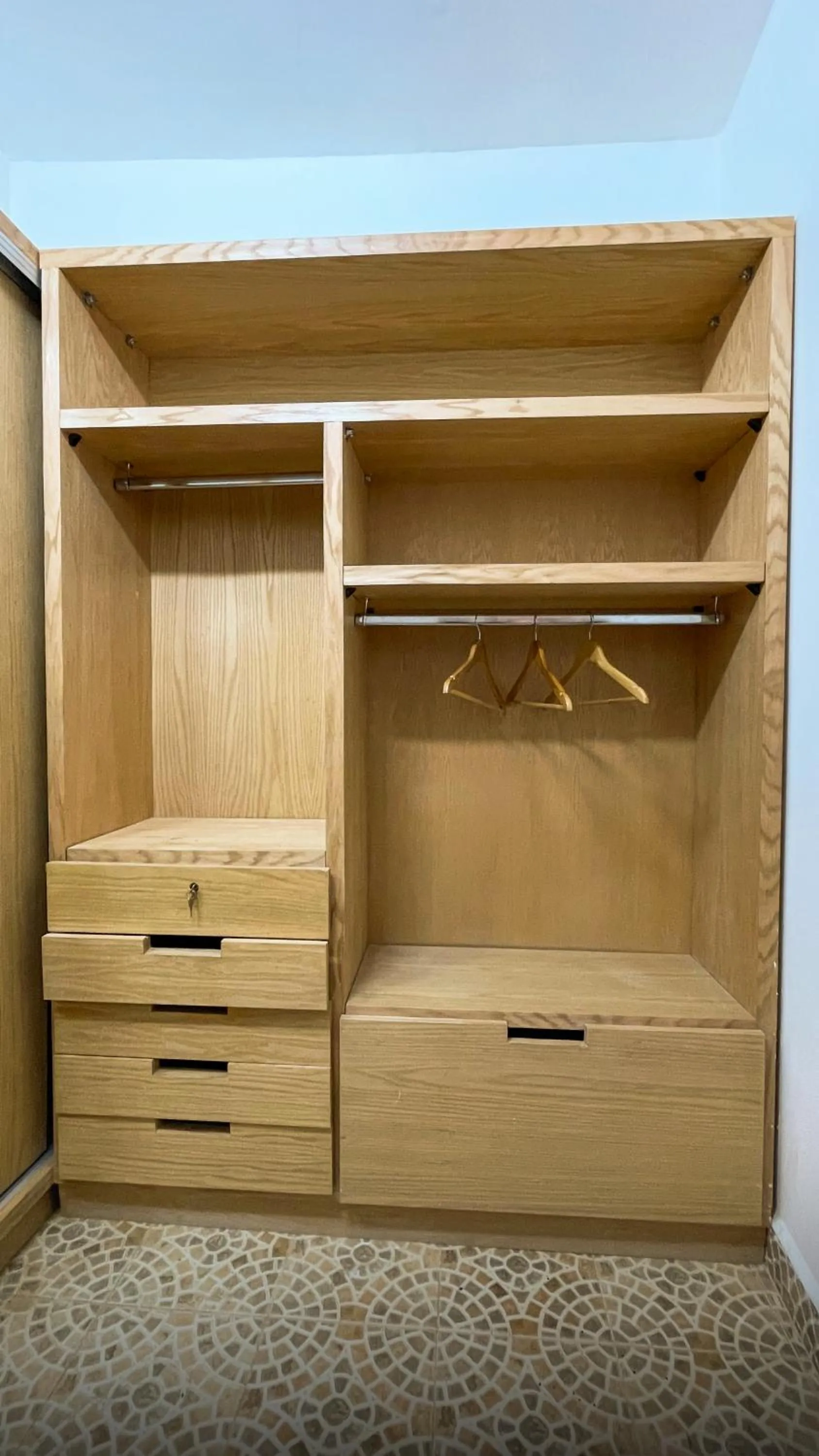 wardrobe in Riad Dar El Ouedghiri