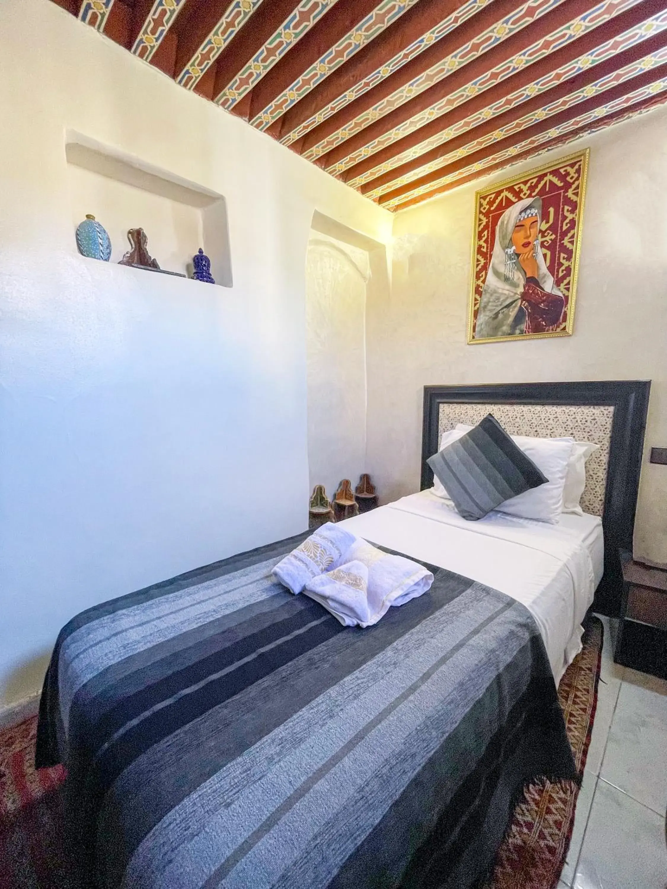 Budget Single Room in Riad Dar El Ouedghiri Budget Single Room in Riad Dar El Ouedghiri