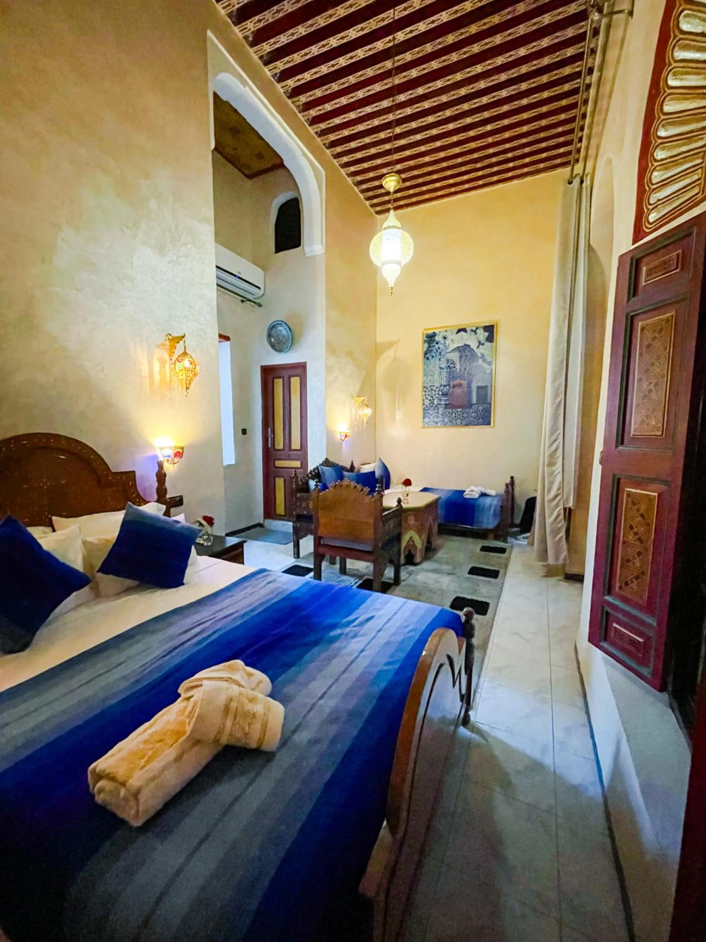 Bed in Riad Dar El Ouedghiri