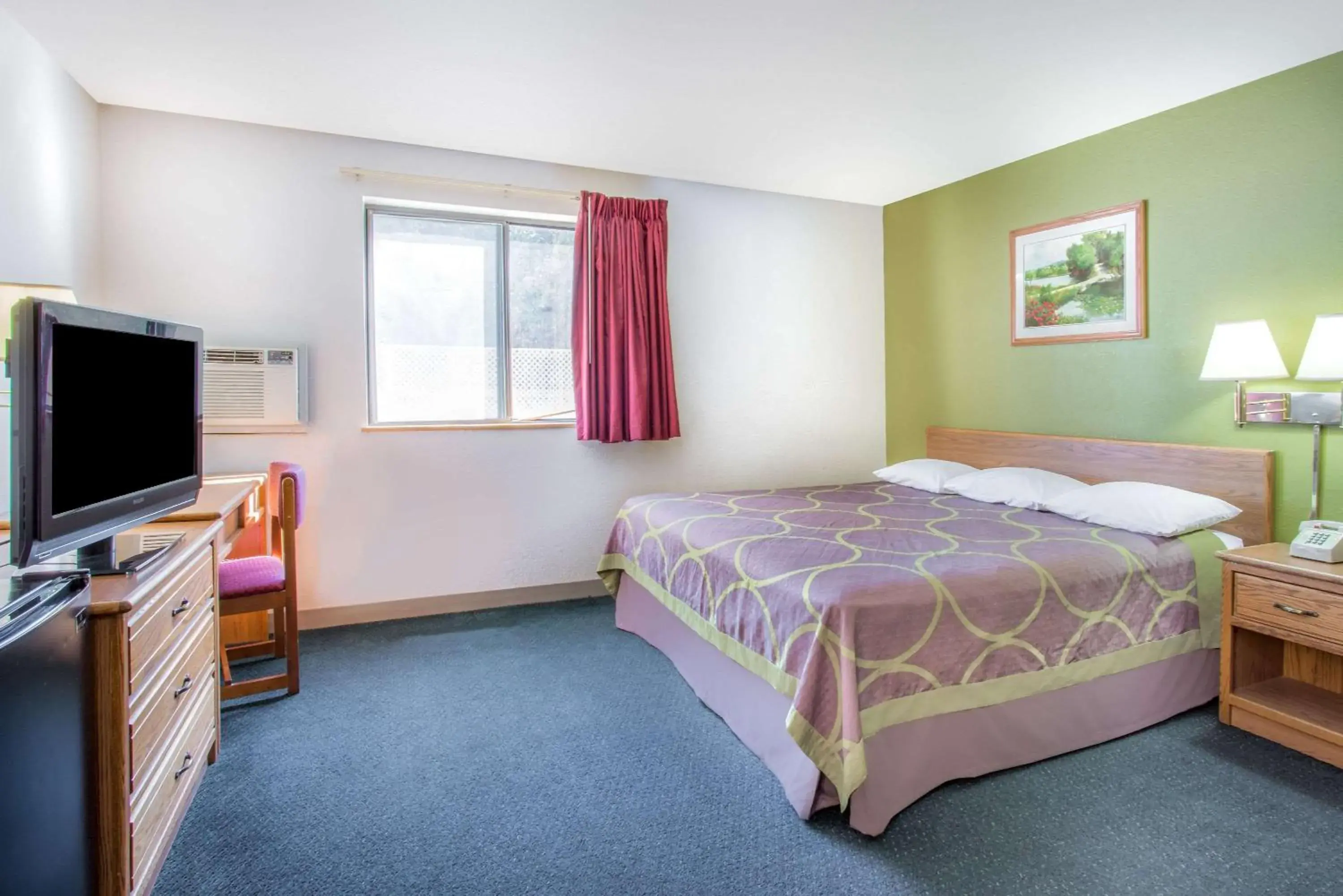 Photo of the whole room, Bed in Super 8 by Wyndham Richmond/Broad Street Photo of the whole room, Bed in Super 8 by Wyndham Richmond/Broad Street