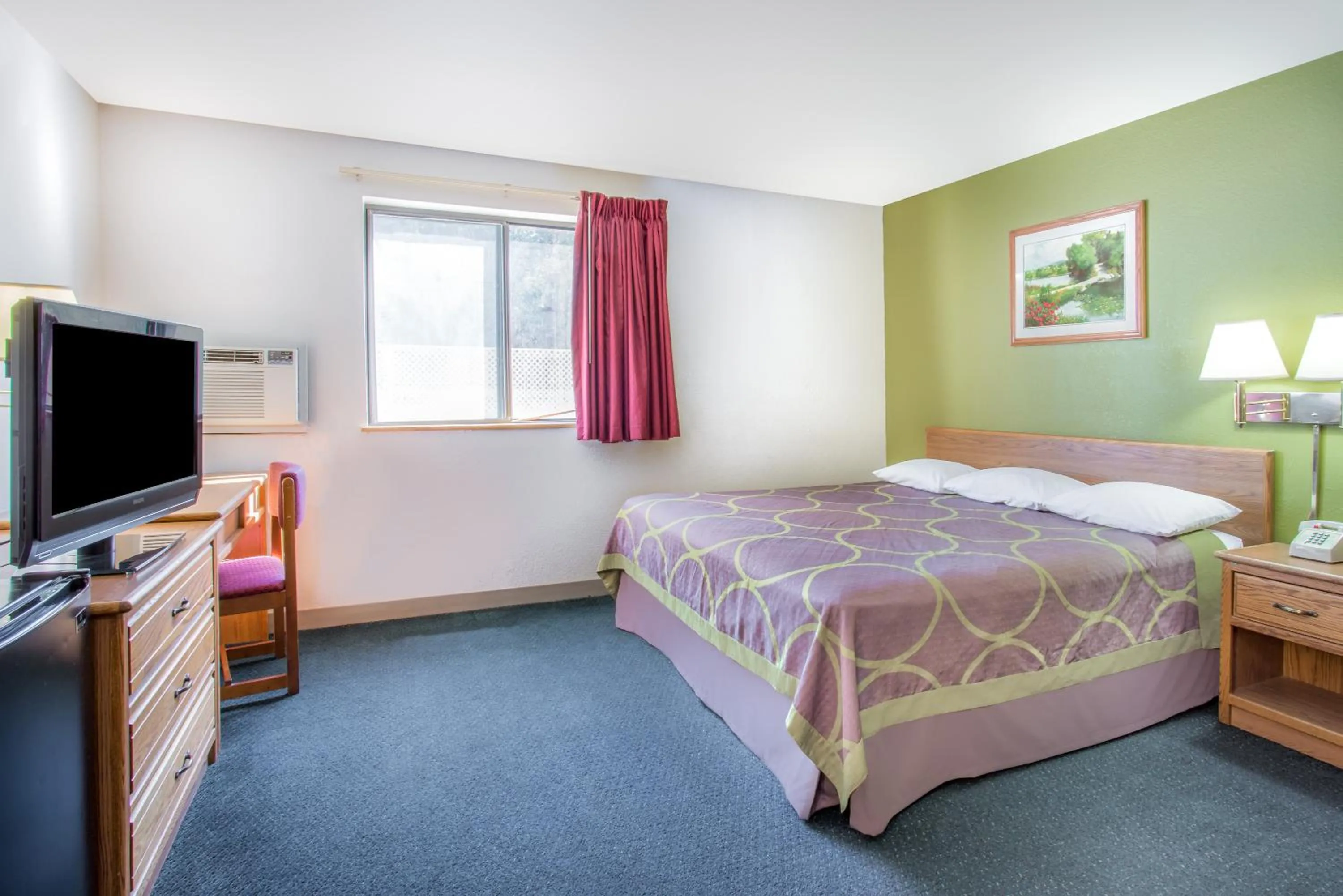 Communal lounge/ TV room, Bed in Super 8 by Wyndham Richmond/Broad Street