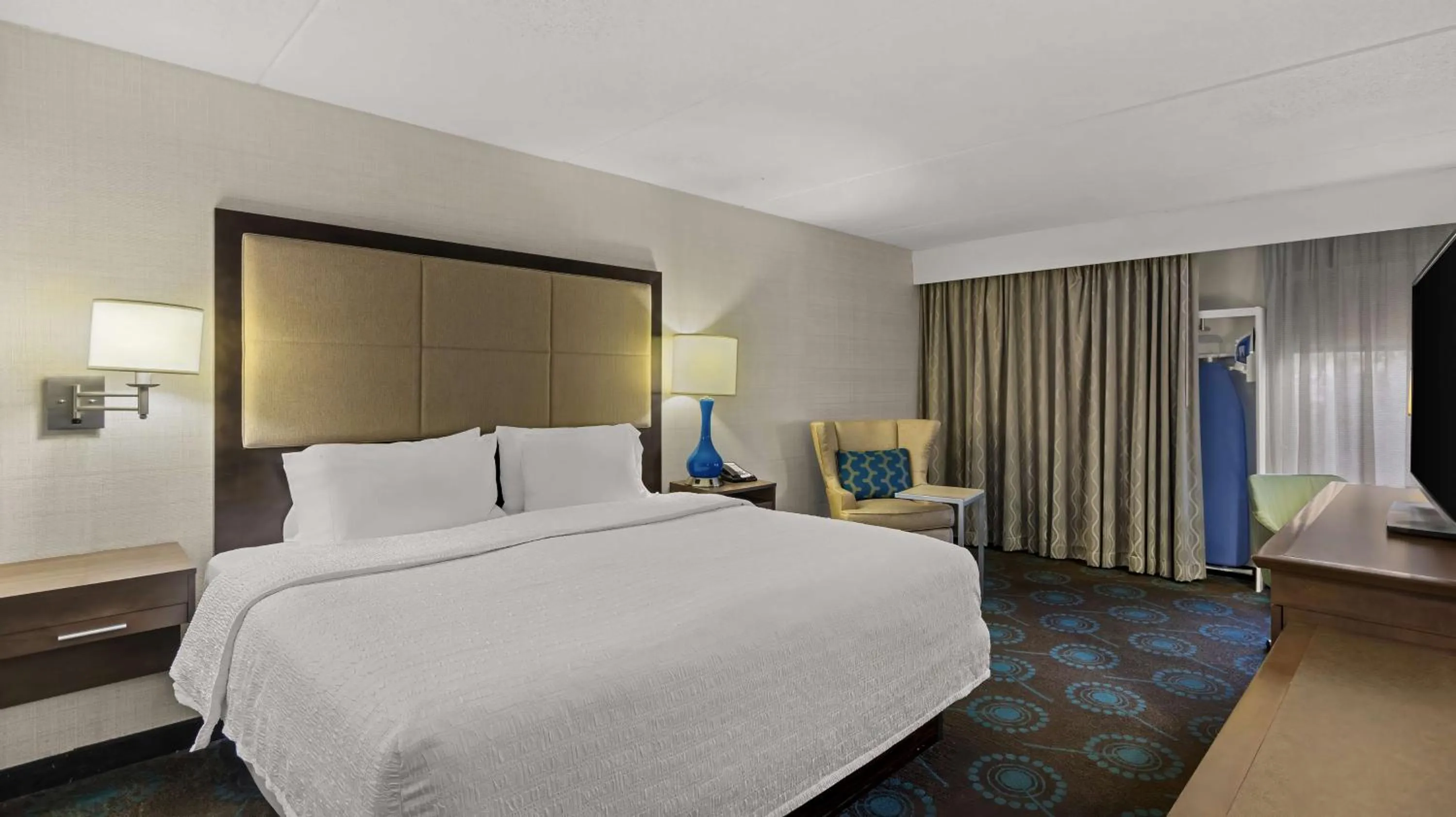 Bed in Hampton Inn Bloomington