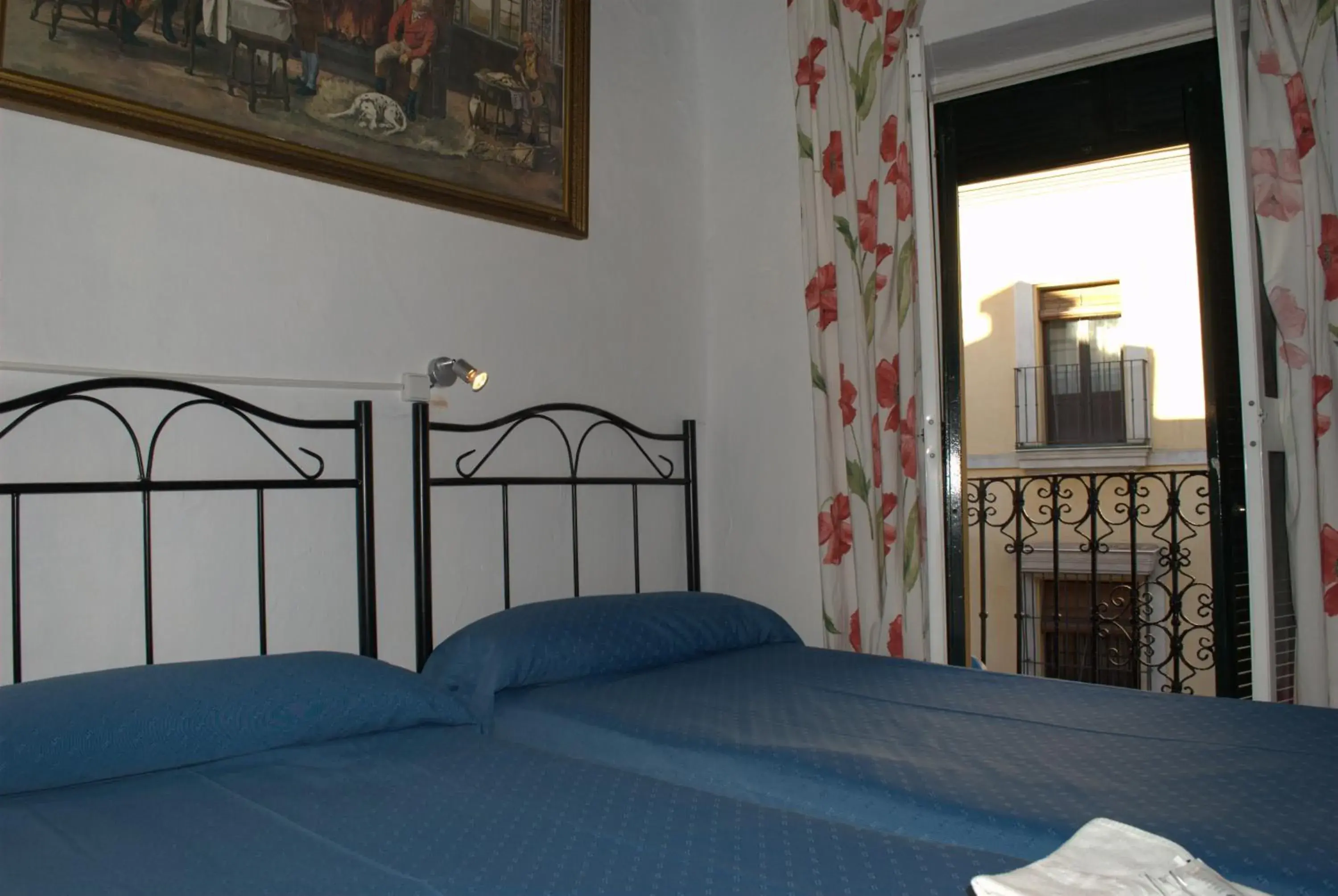 Triple Room with Private Bathroom in Pensión Santa María la Blanca Triple Room with Private Bathroom in Pensión Santa María la Blanca