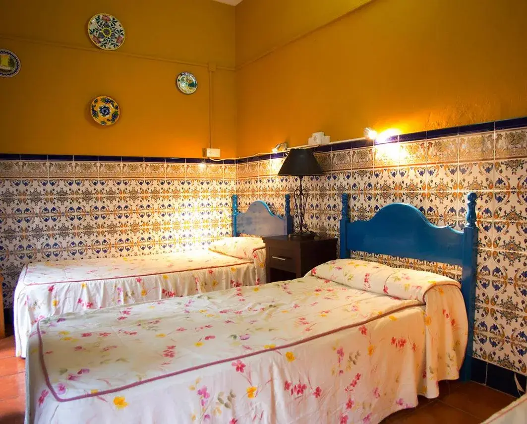 Twin Room with Private Bathroom in Pensión Santa María la Blanca Twin Room with Private Bathroom in Pensión Santa María la Blanca