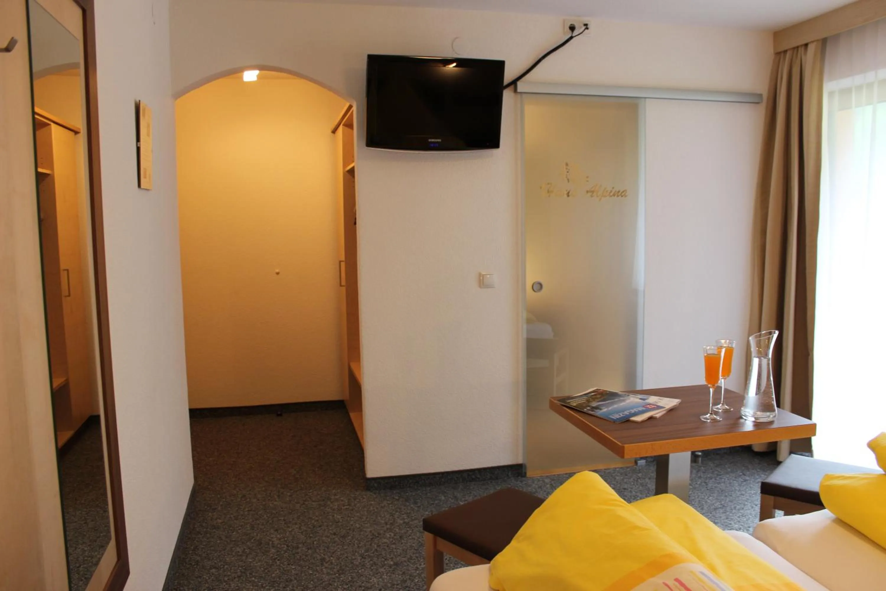 Bedroom in Haus Alpina & Landhaus Schöpf