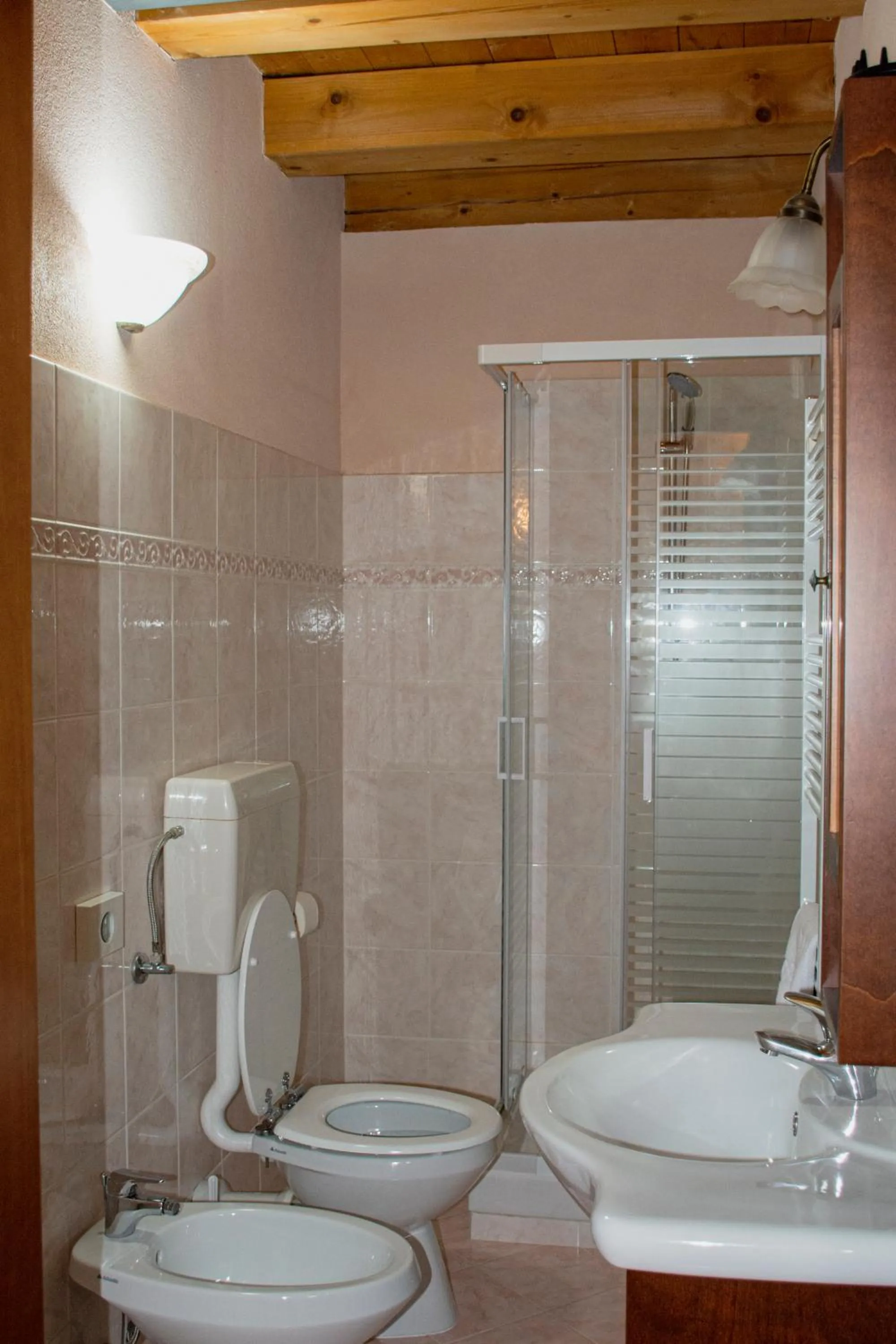 Shower in Hotel Capitelli