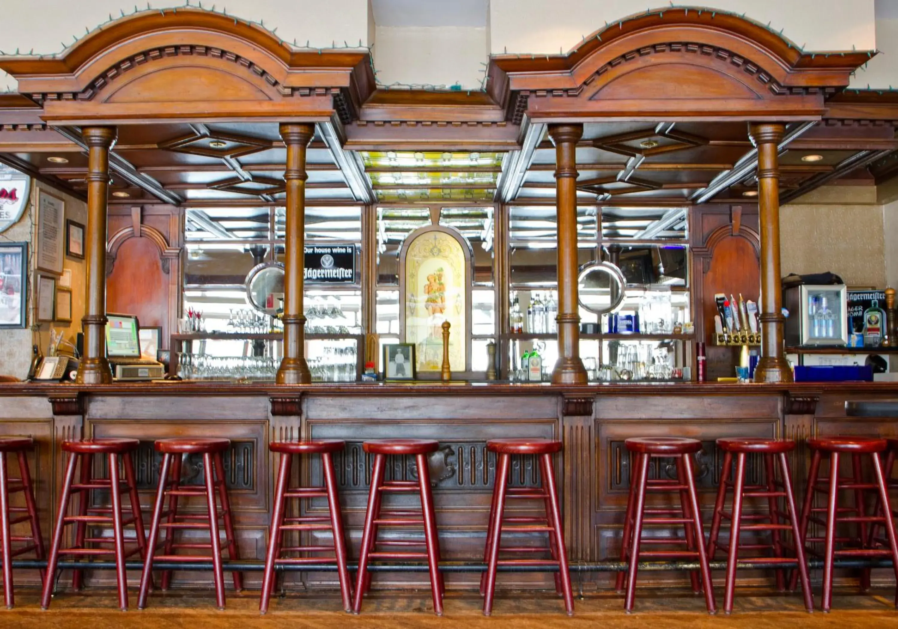 Lounge or bar in The Vintage Hotel Lounge or bar in The Vintage Hotel