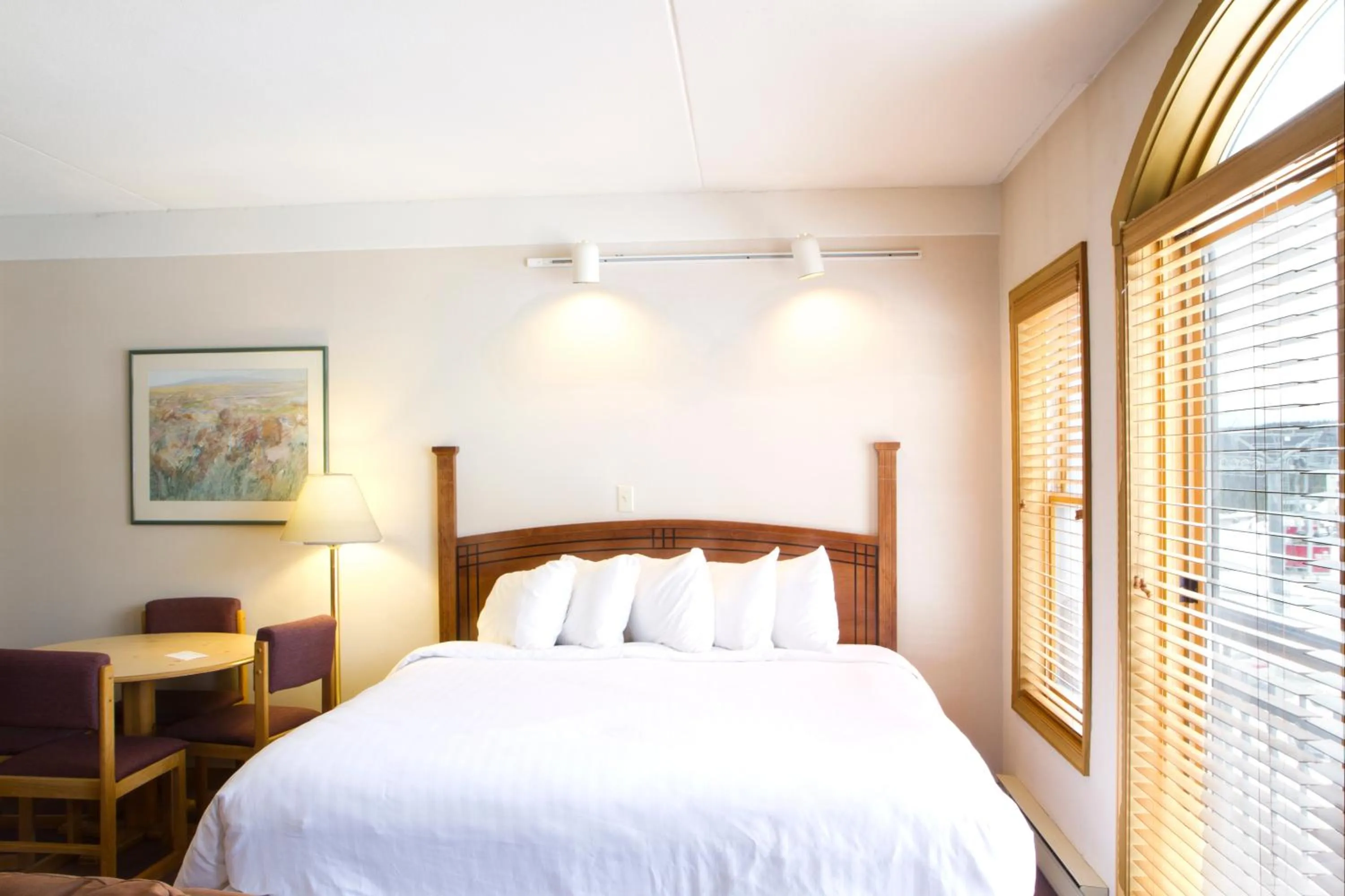 Bedroom, Bed in The Vintage Hotel