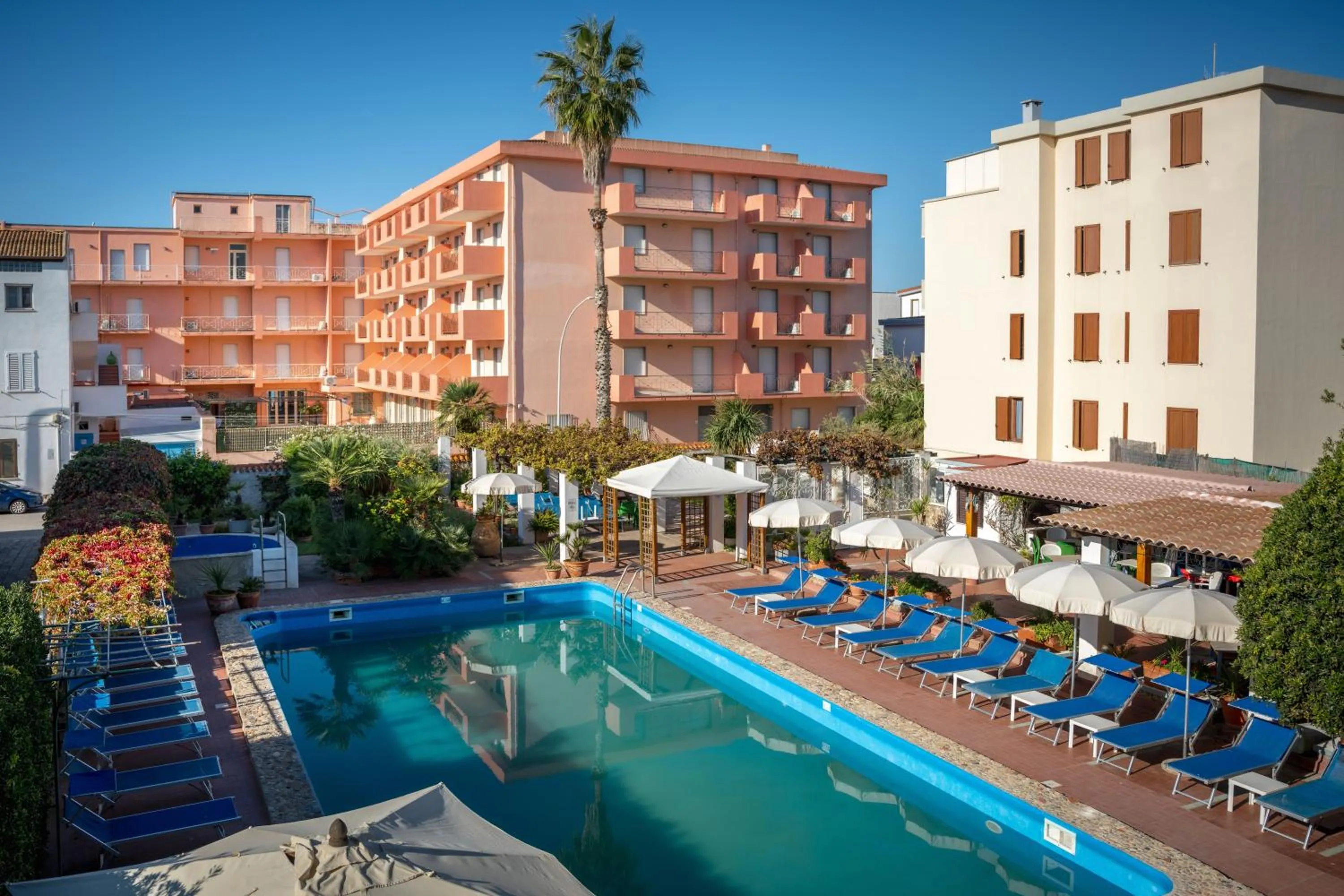 Pool view in Hotel Giardino La Playa