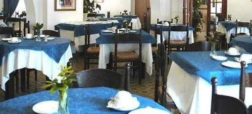 Restaurant/places to eat in Hotel La Playa