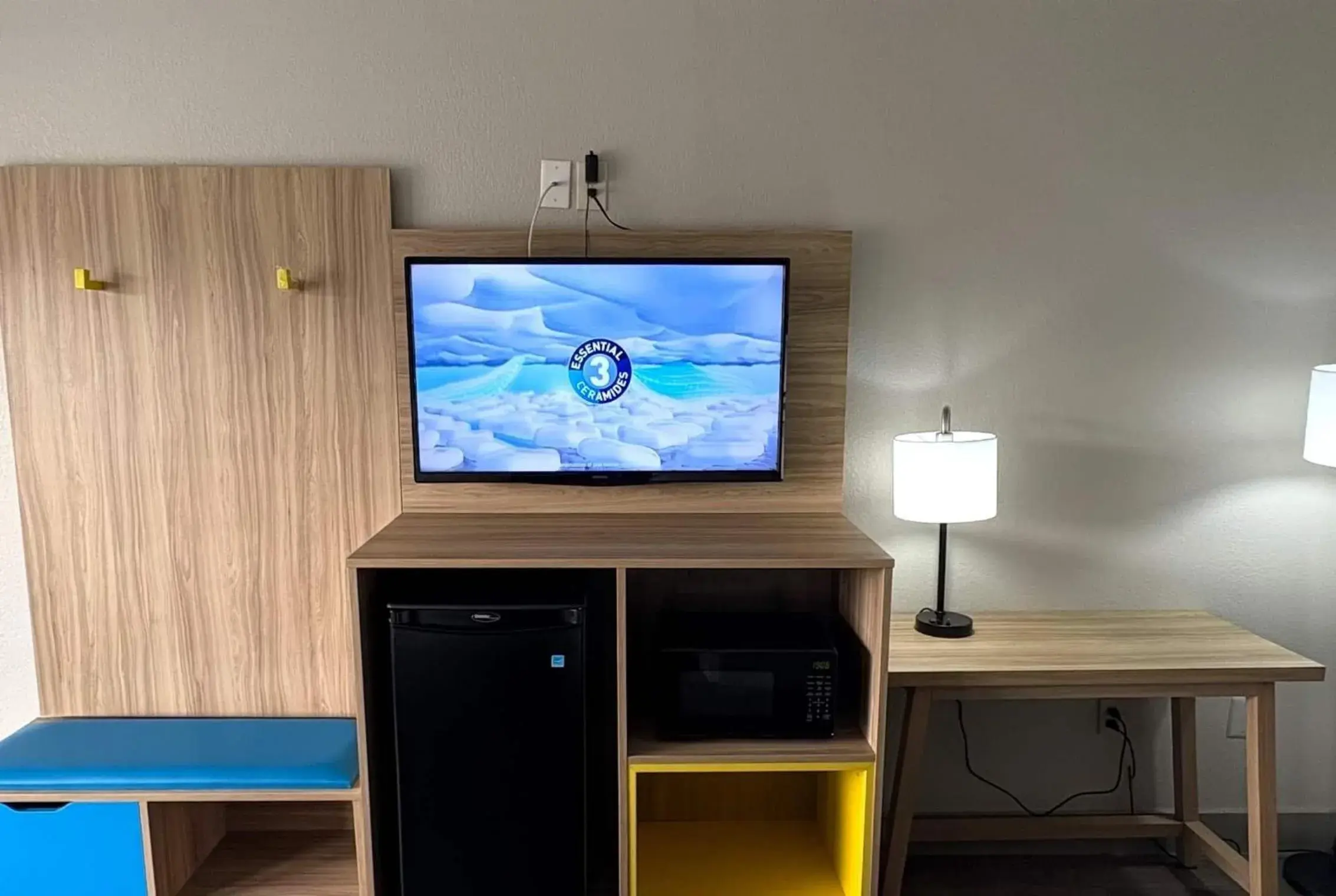 Photo of the whole room in Days Inn by Wyndham Ruther Glen Kings Dominion Area Photo of the whole room in Days Inn by Wyndham Ruther Glen Kings Dominion Area