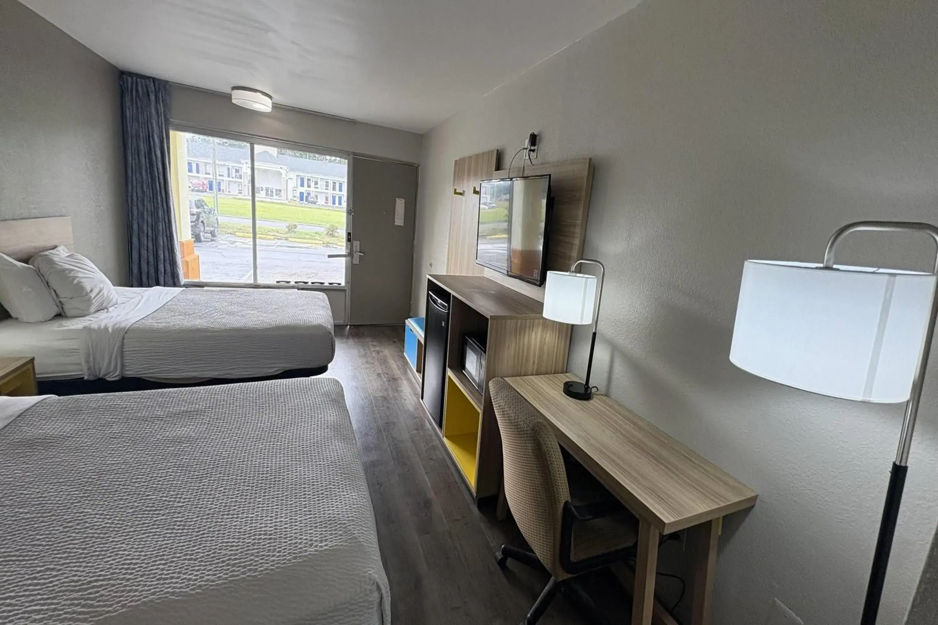 Photo of the whole room, Bed in Days Inn by Wyndham Ruther Glen Kings Dominion Area Photo of the whole room, Bed in Days Inn by Wyndham Ruther Glen Kings Dominion Area