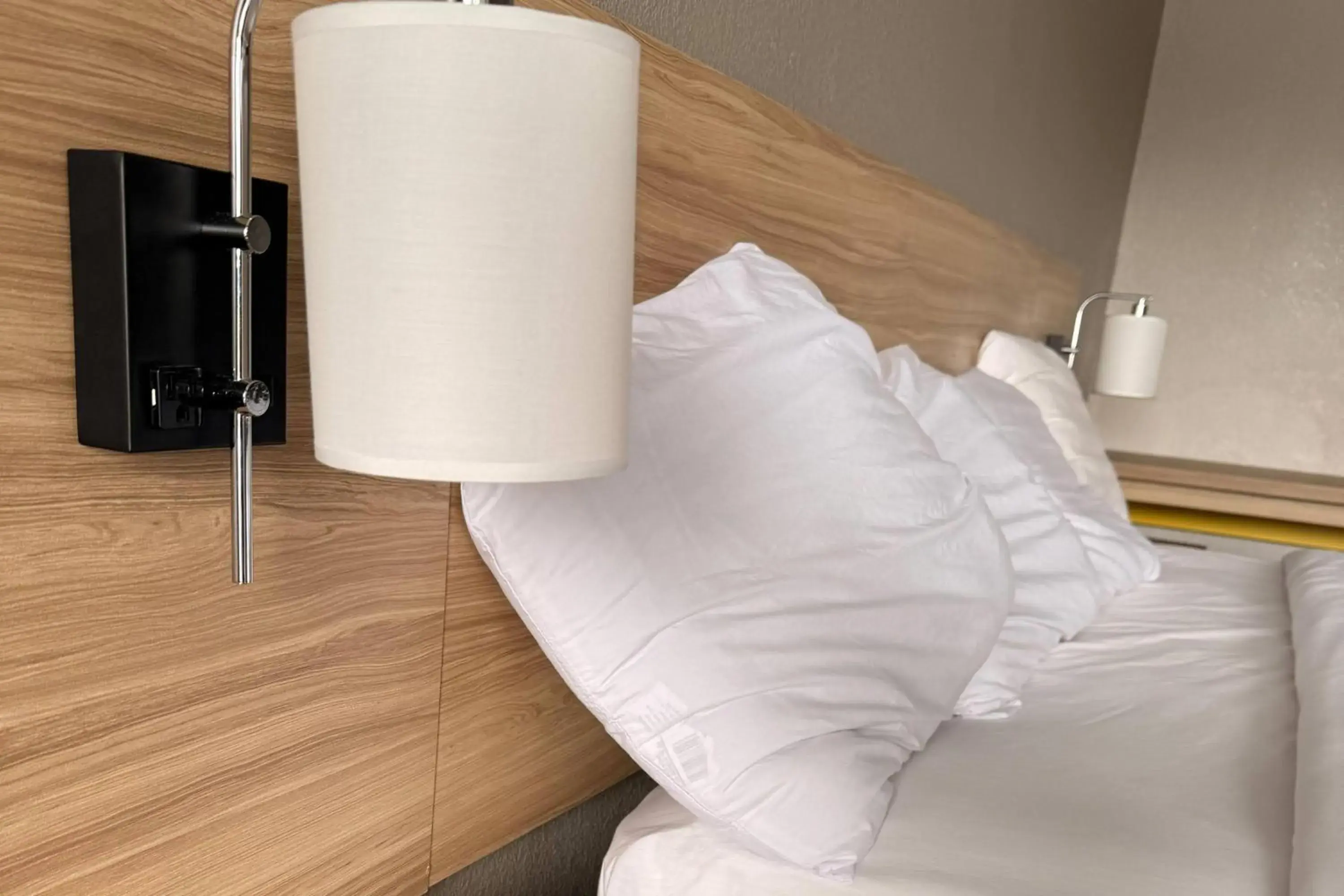 Photo of the whole room, Bed in Days Inn by Wyndham Ruther Glen Kings Dominion Area Photo of the whole room, Bed in Days Inn by Wyndham Ruther Glen Kings Dominion Area