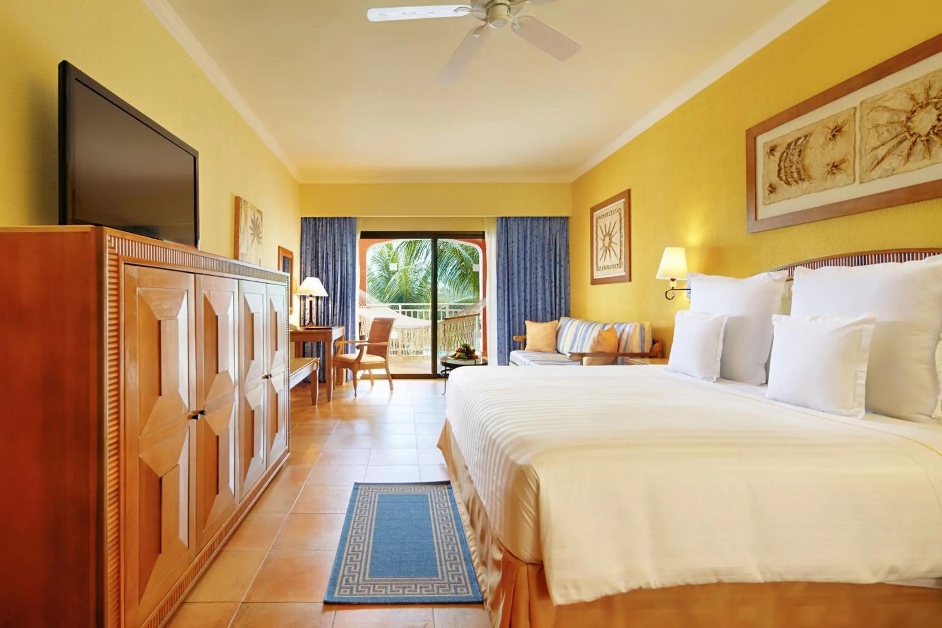 Photo of the whole room, Bed in Barceló Maya Colonial - All Inclusive Photo of the whole room, Bed in Barceló Maya Colonial - All Inclusive